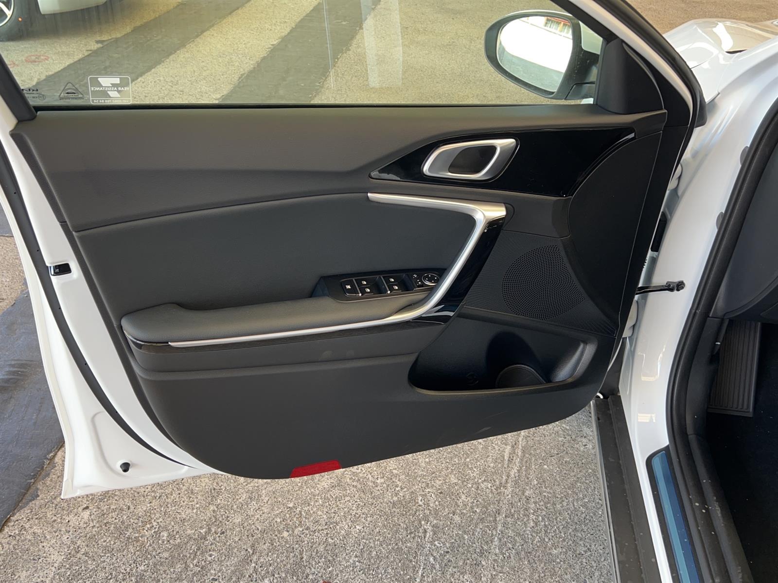 KIA XCeed 1.6 GDi Plug-in Hybrid Power-image-7