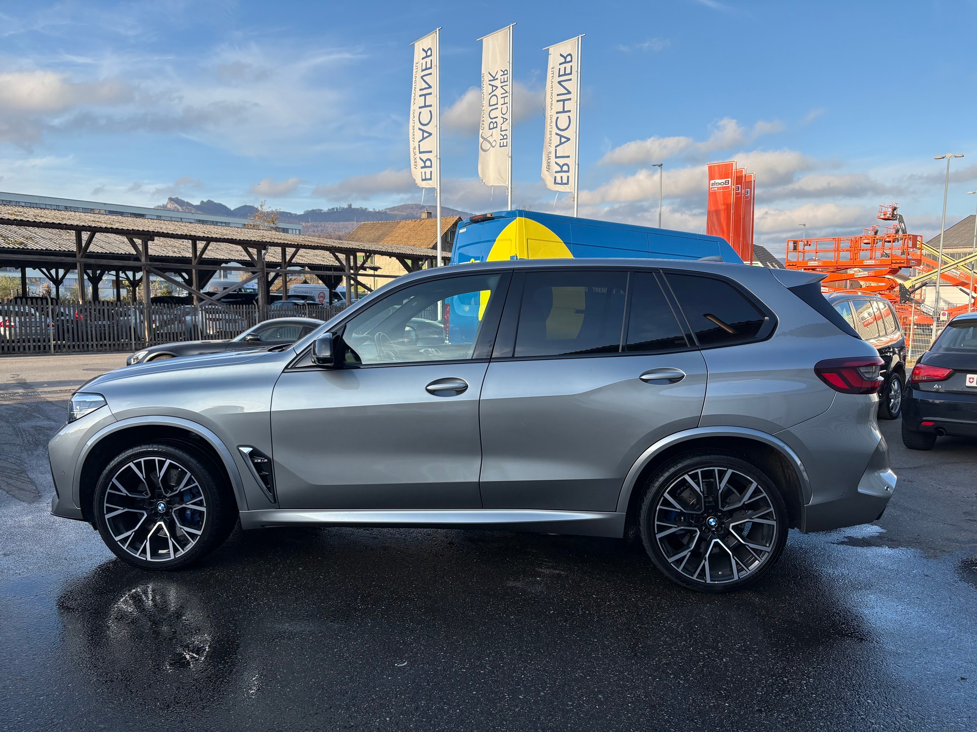 BMW X5M Steptronic-showroom-element-2