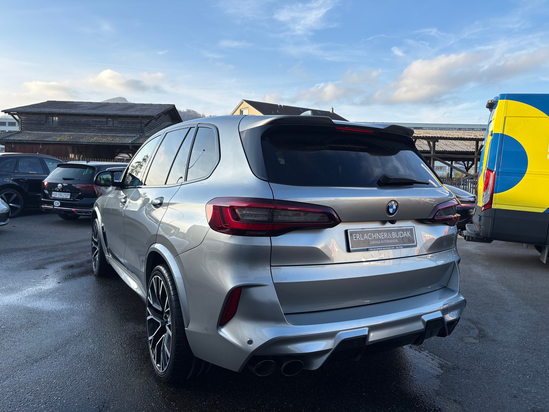 BMW X5M Steptronic-showroom-element-3