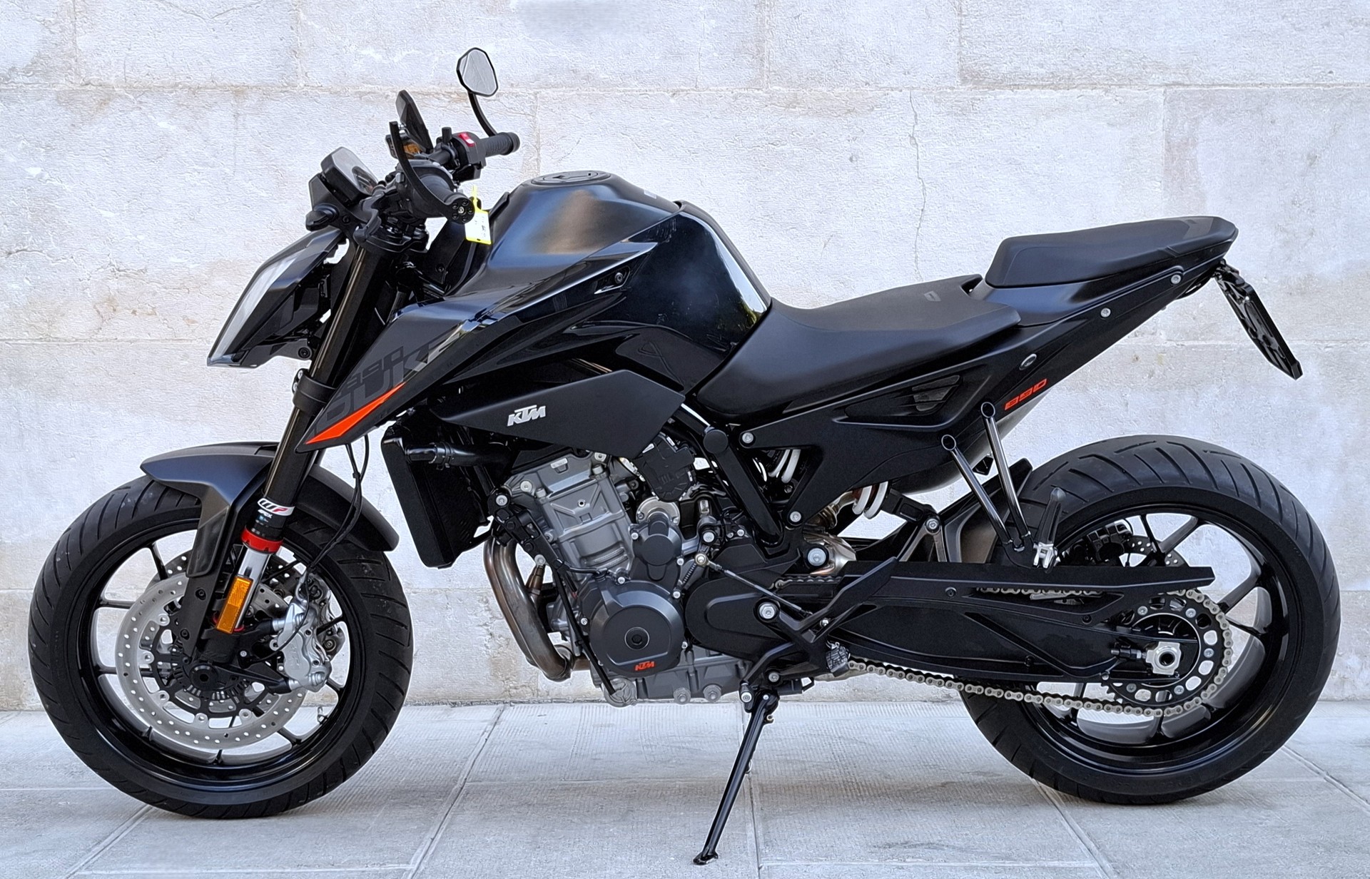 KTM 890 Duke L (35kW)-showroom-element-2
