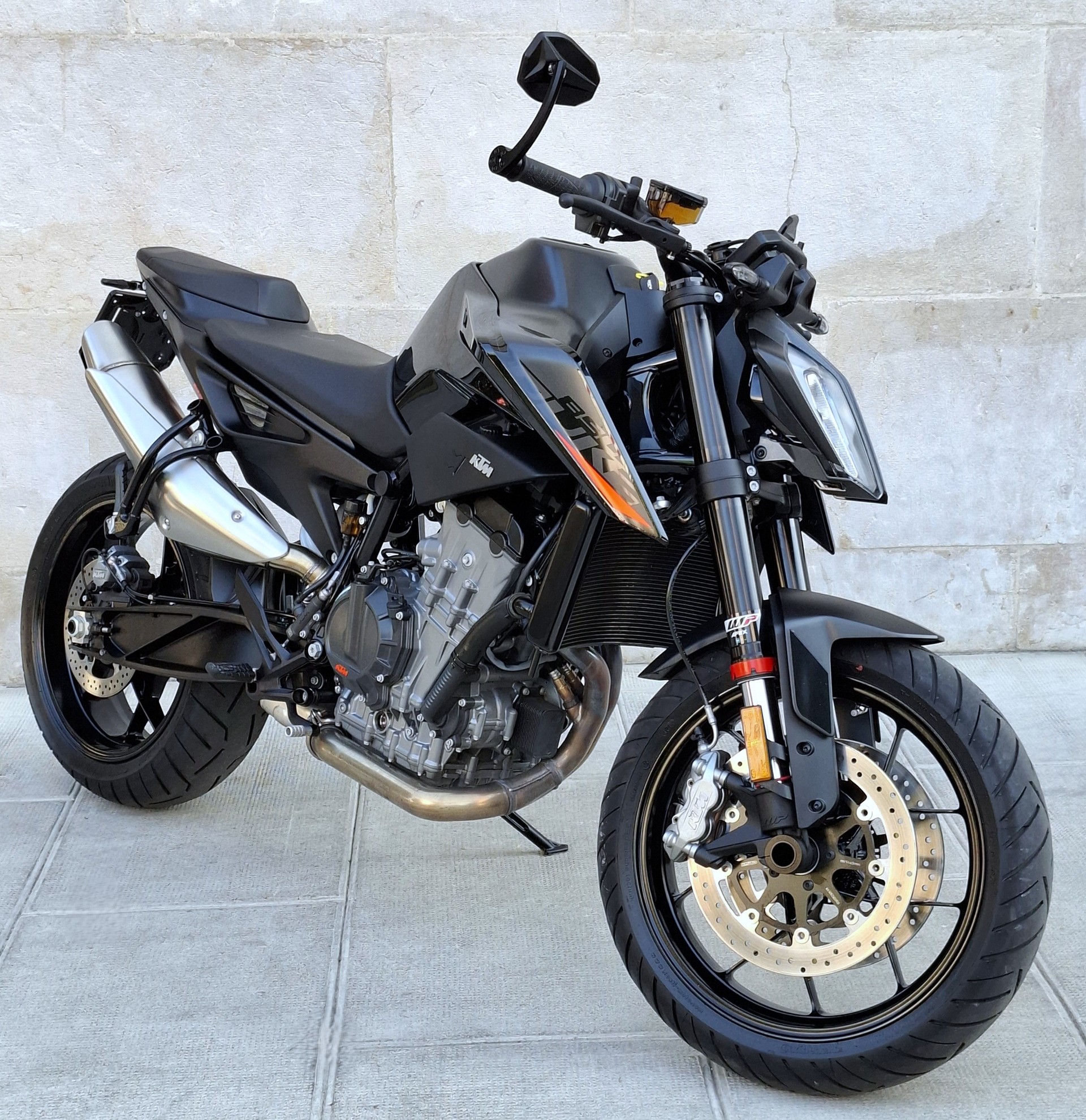 KTM 890 Duke L (35kW)-showroom-element-1