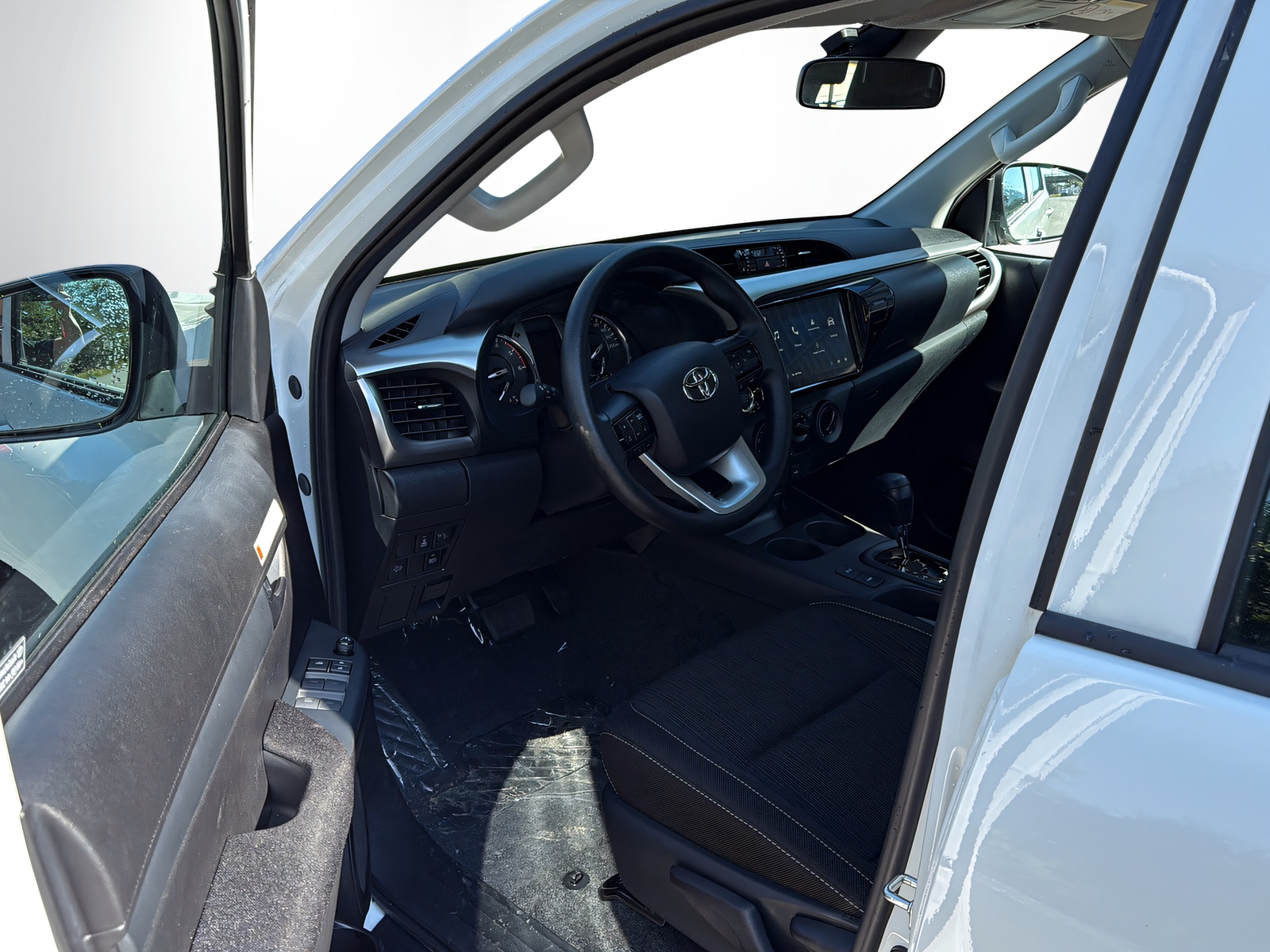 TOYOTA Hilux Double Cab.-Chassis 2.4 D-4D 150 Comfort-image-6