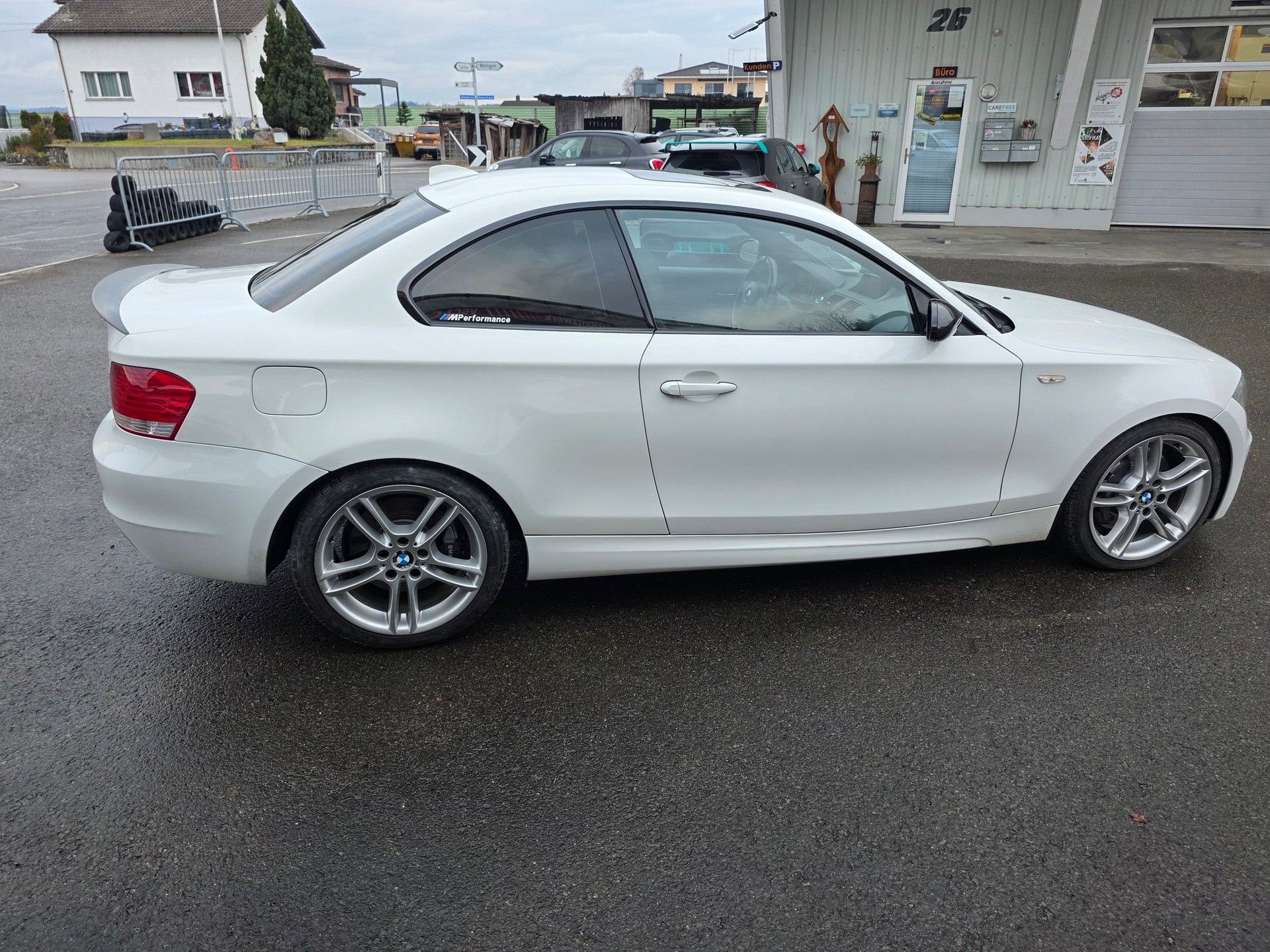 BMW 135i Coupé-image-8