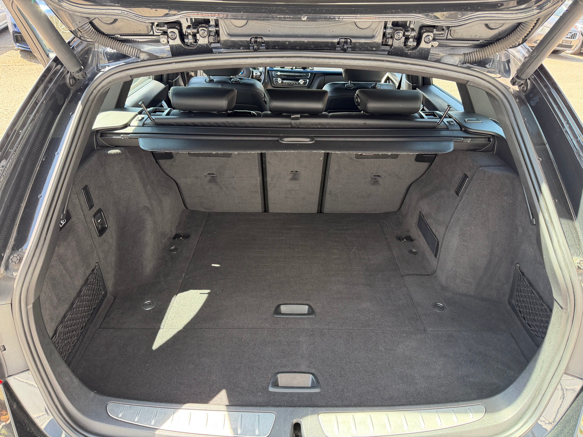 BMW 335i xDrive Touring Steptronic-image-8