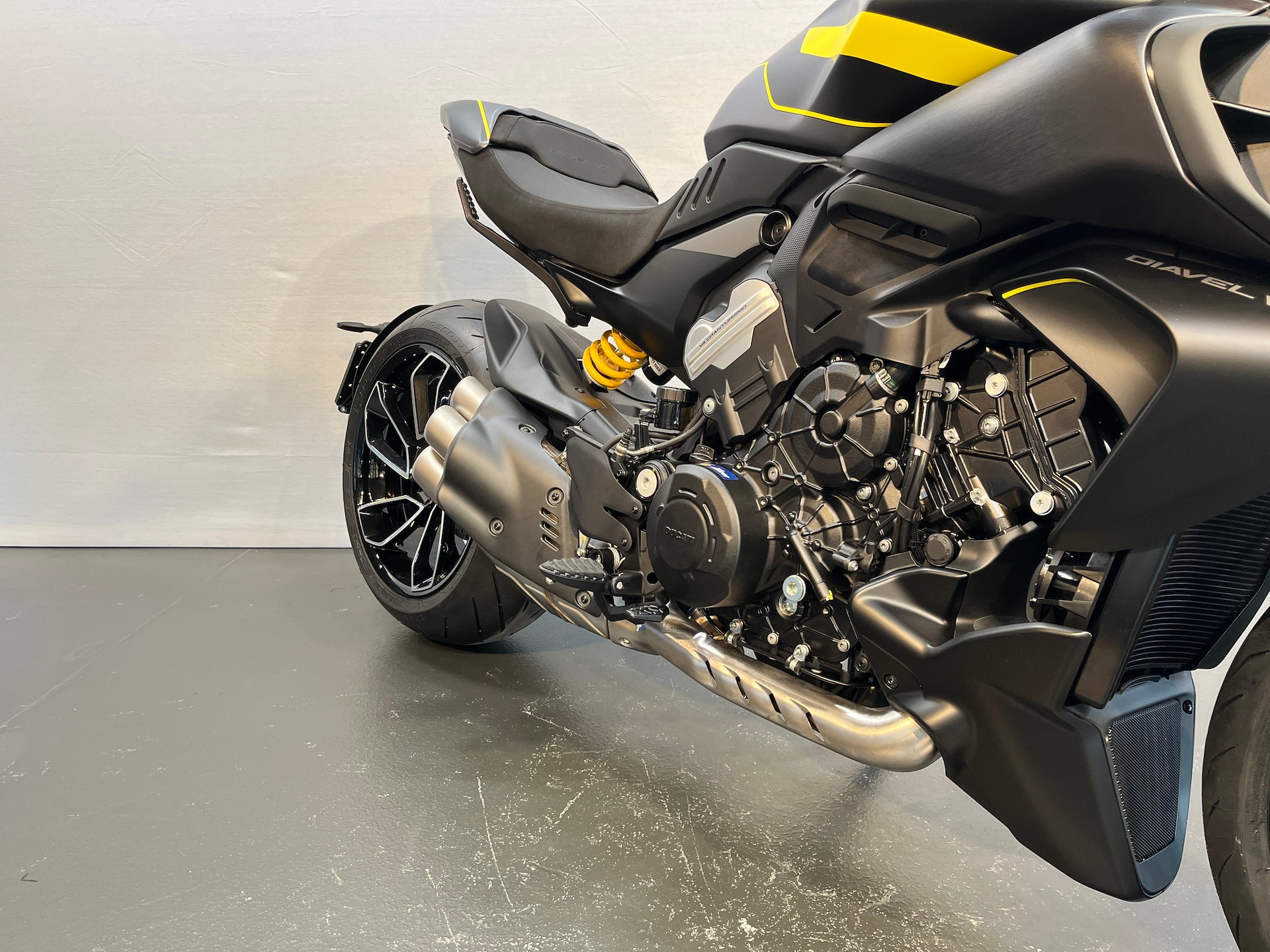 DUCATI Diavel V4-image-6