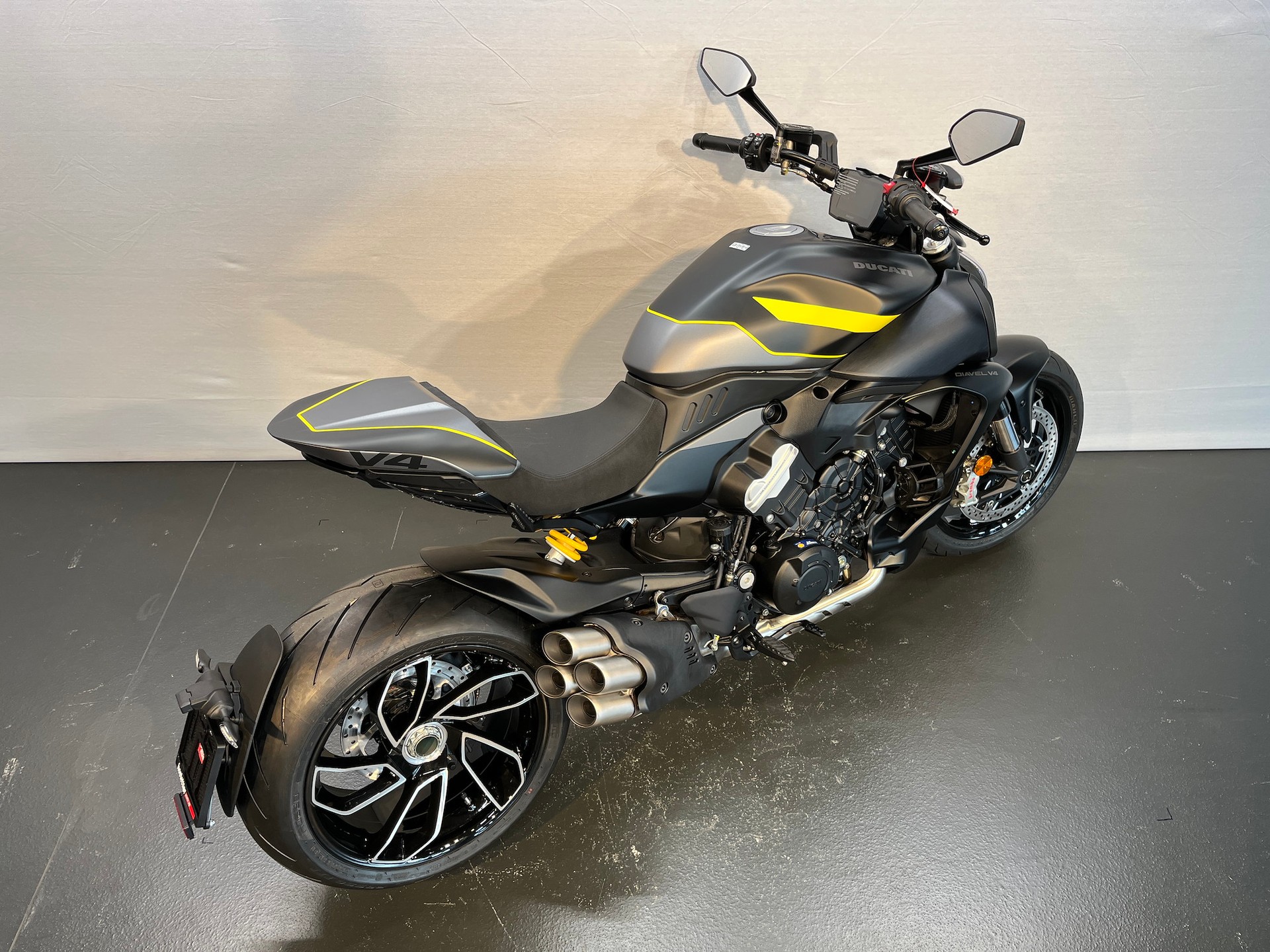 DUCATI Diavel V4-image-8