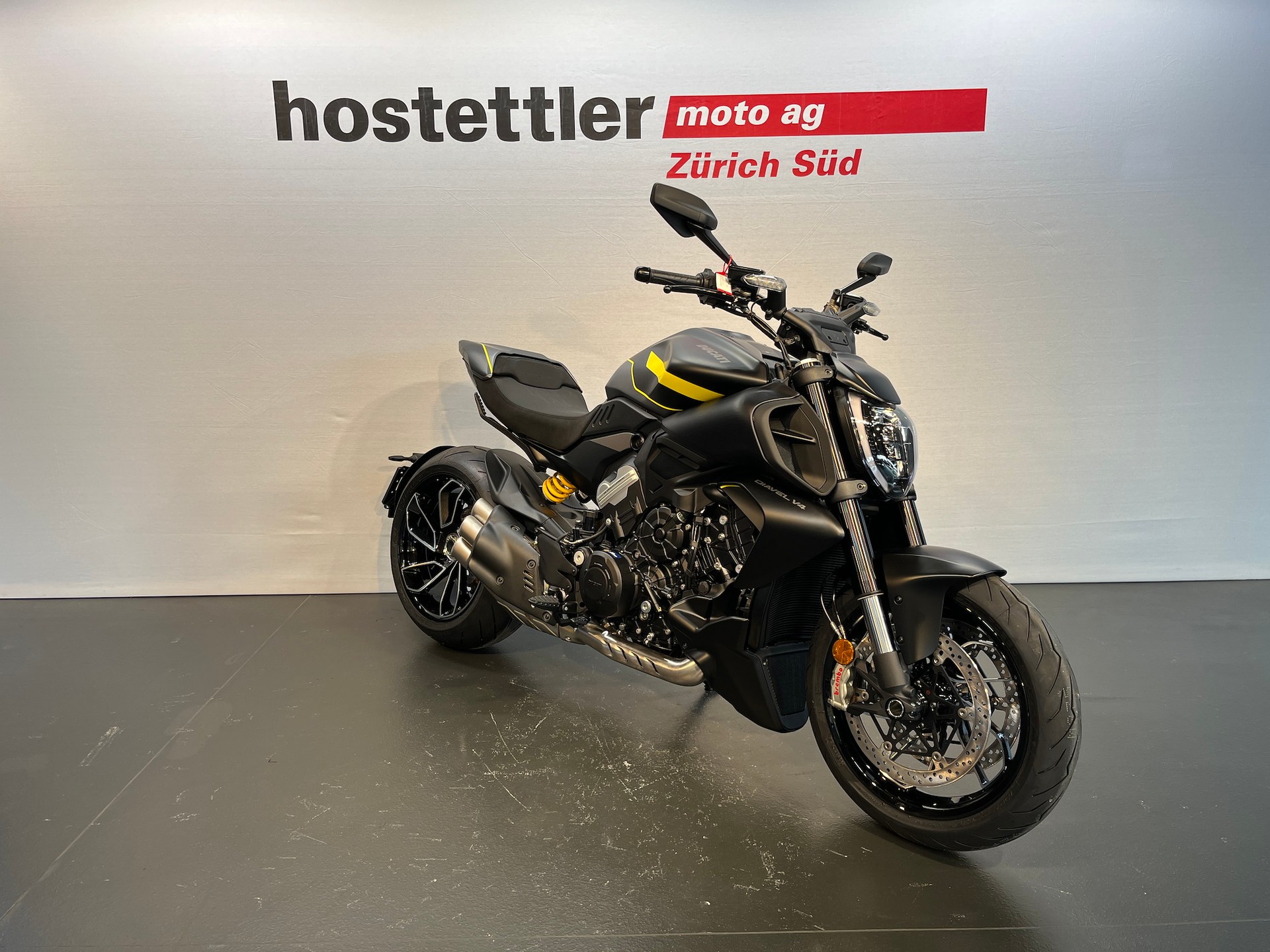 DUCATI Diavel V4