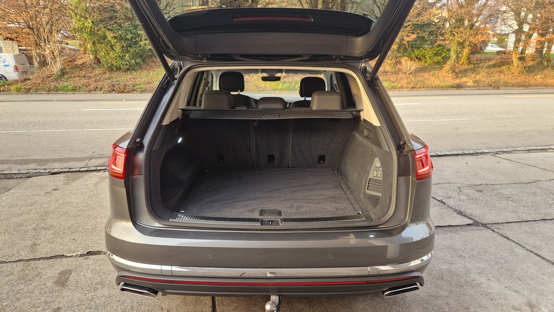 VW Touareg 3.0 TDI Atmosphere Tiptronic-image-12