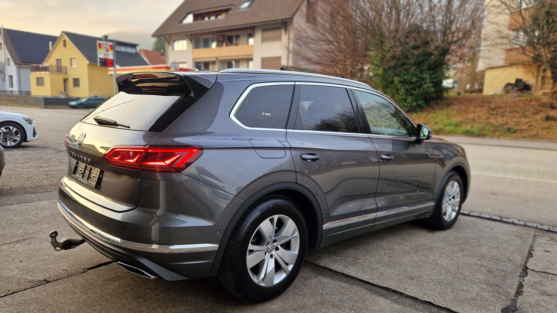 VW Touareg 3.0 TDI Atmosphere Tiptronic-image-3