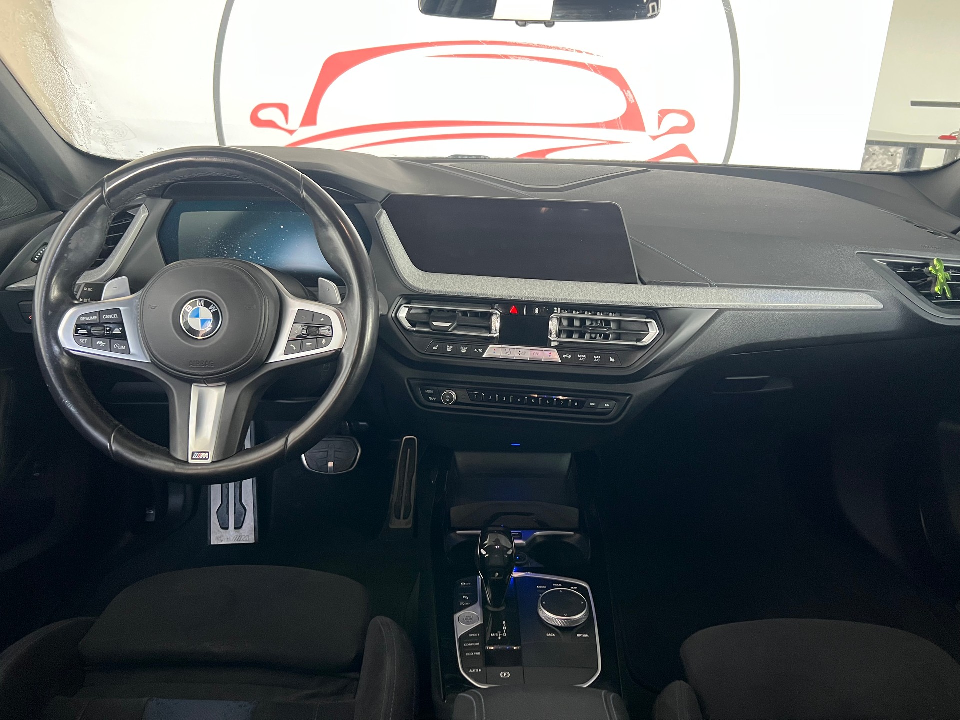 BMW M135i xDrive Steptronic-image-11