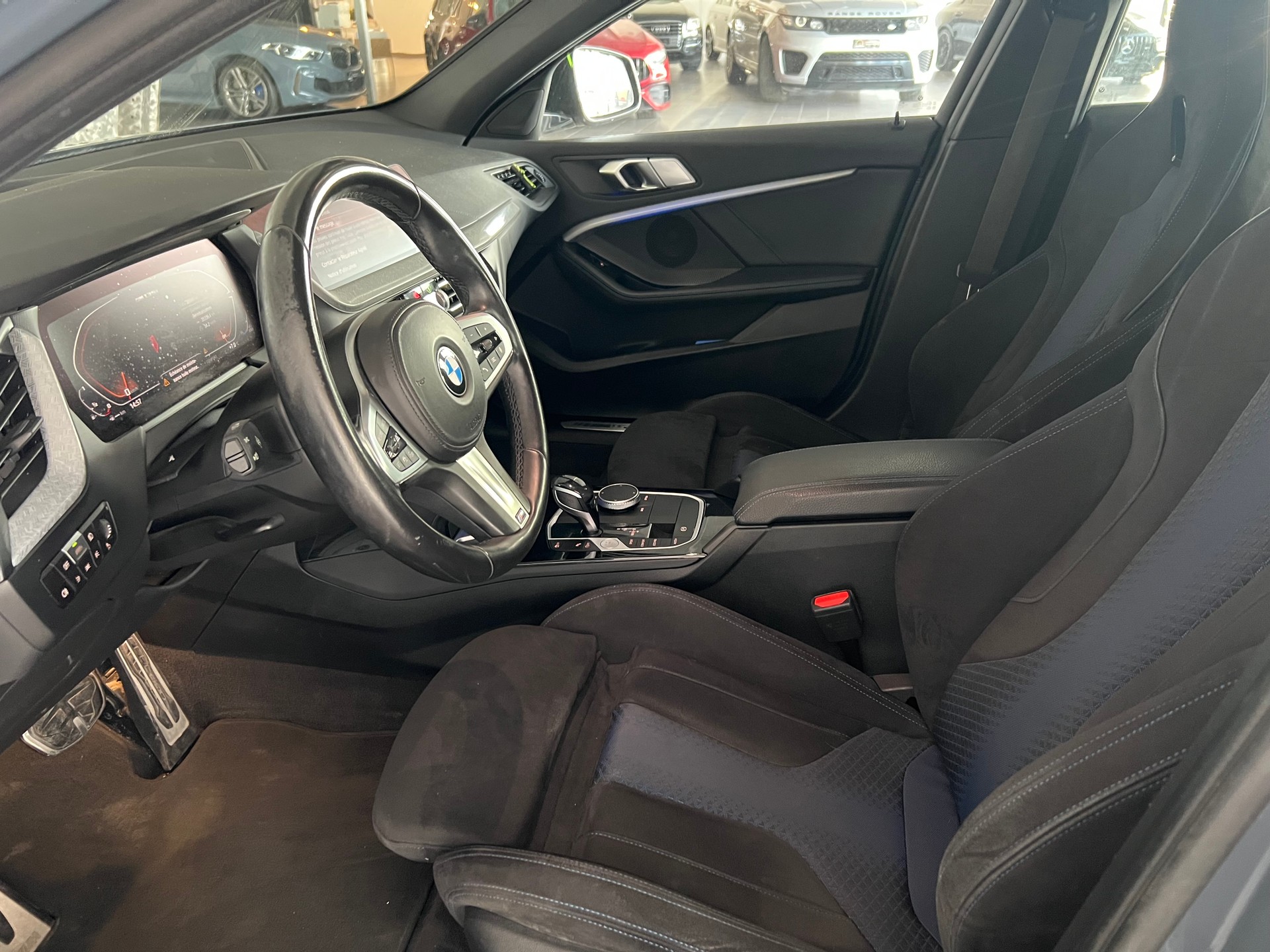 BMW M135i xDrive Steptronic-image-16