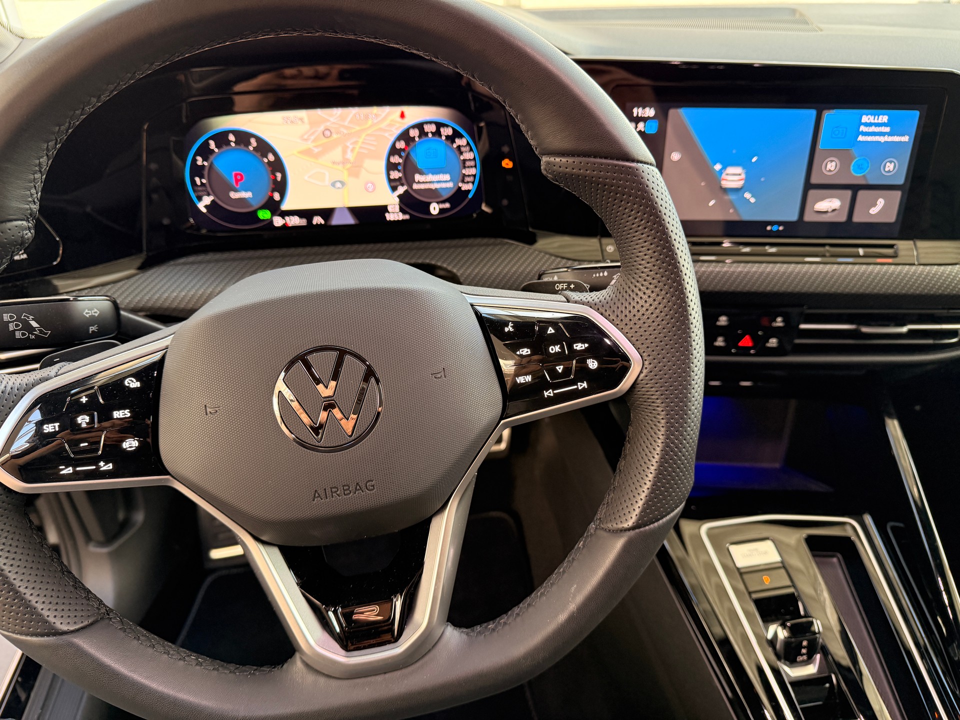 VW Golf 1.5 eTSI mHEV ACT R-Line DSG-image-11