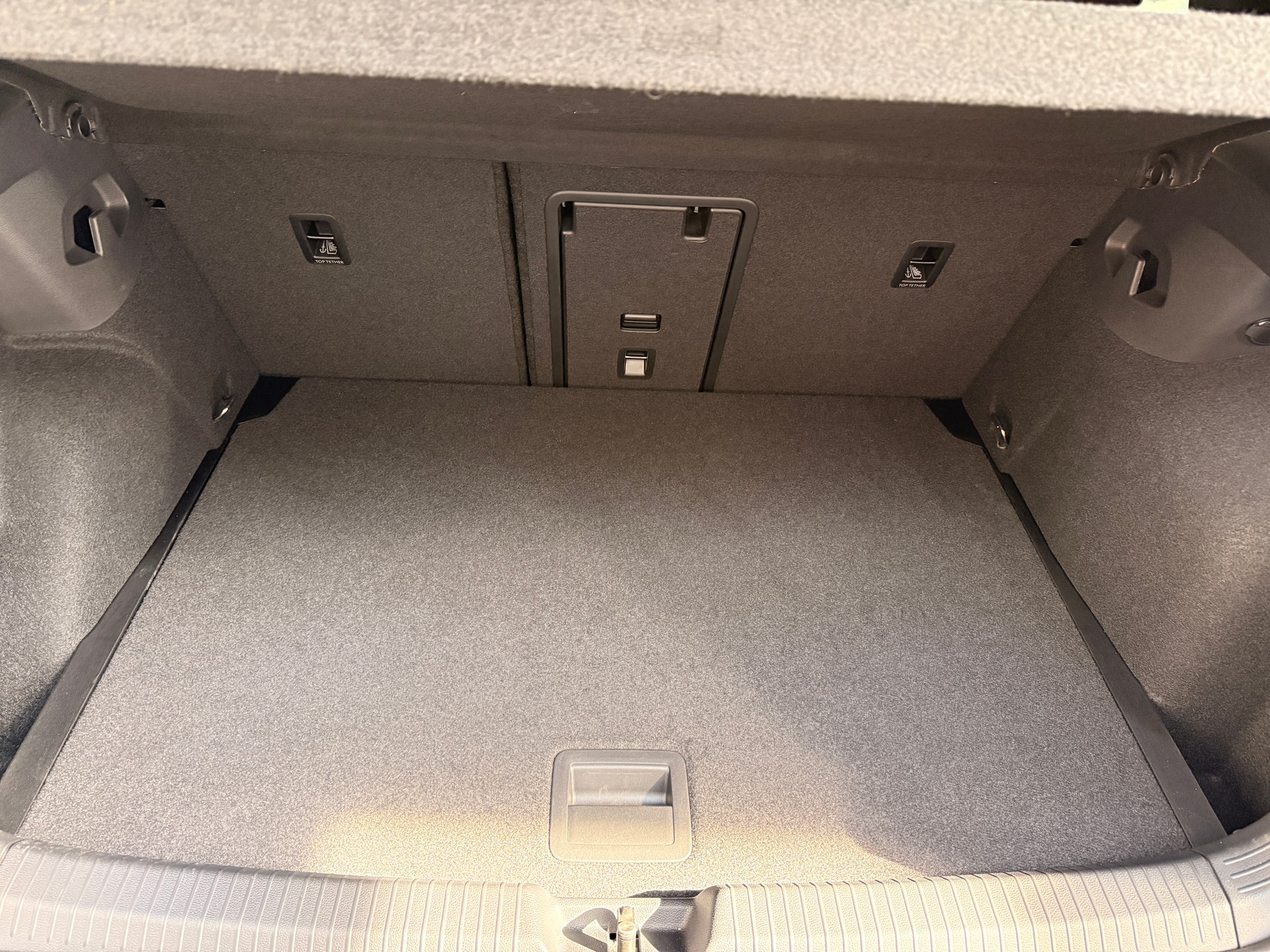 VW Golf 1.5 eTSI mHEV ACT R-Line DSG-image-8
