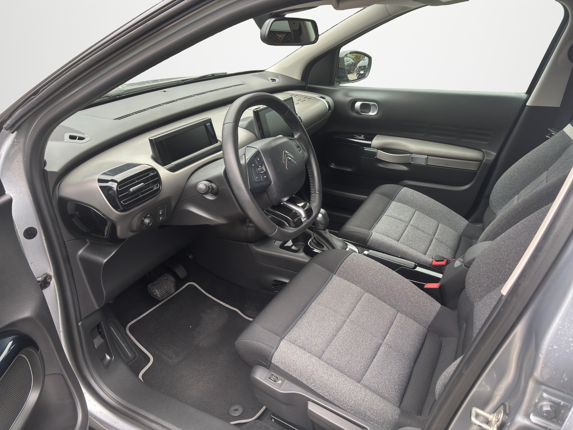CITROEN C4 Cactus 1.2 Pure Tech Shine EAT6-image-8
