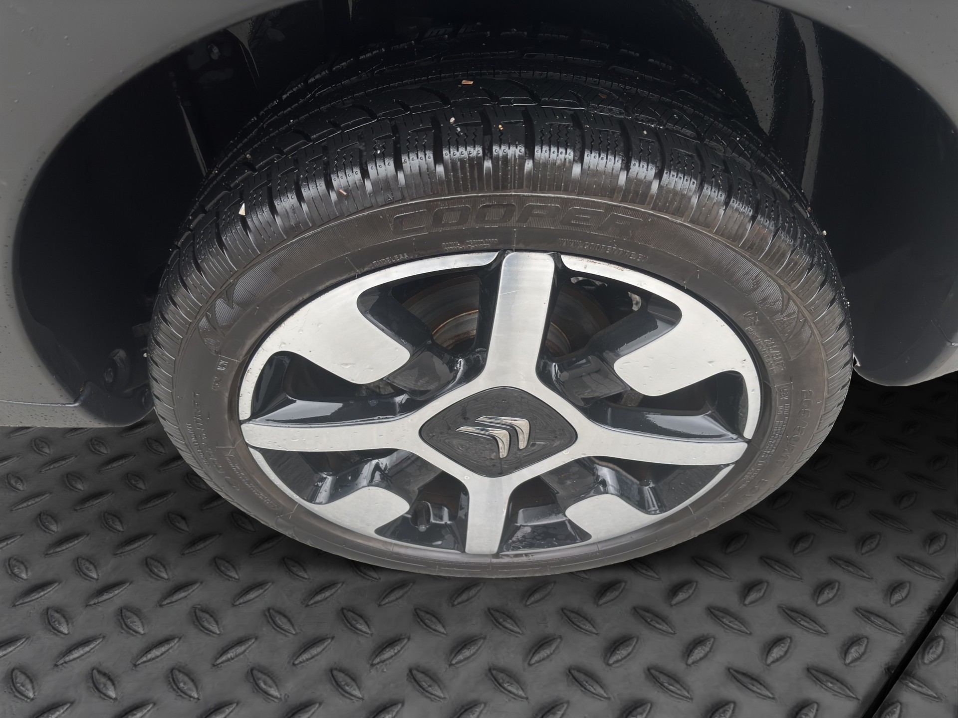 CITROEN C4 Cactus 1.2 Pure Tech Shine EAT6-image-17