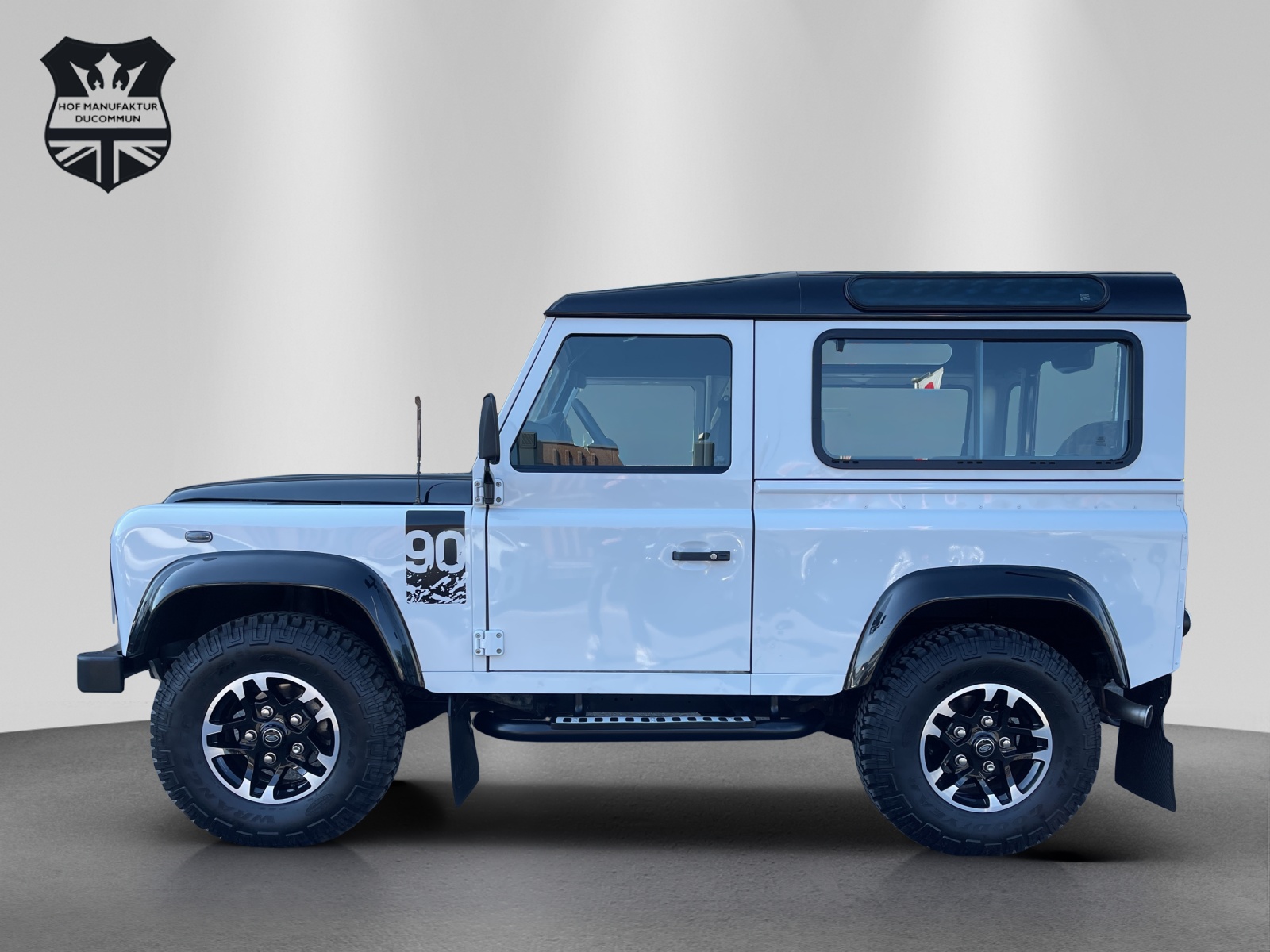 LAND ROVER Defender 90 2.2 TD4 Hardtop Adventure-image-2