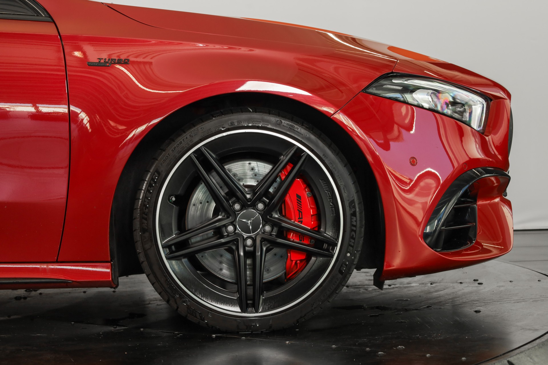 MERCEDES-BENZ A 45 S AMG 4Matic+ Speedshift-image-6
