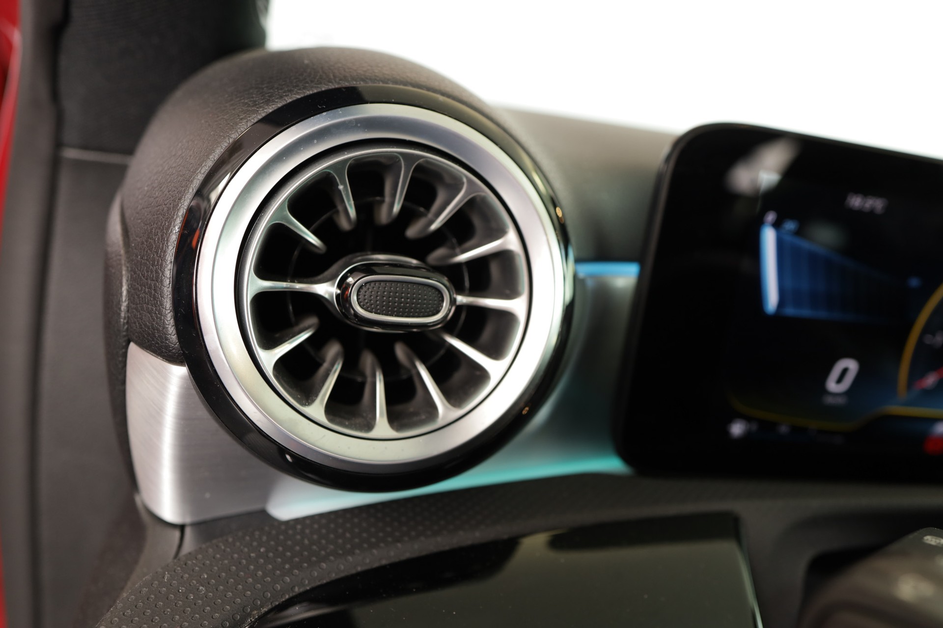MERCEDES-BENZ A 45 S AMG 4Matic+ Speedshift-image-17