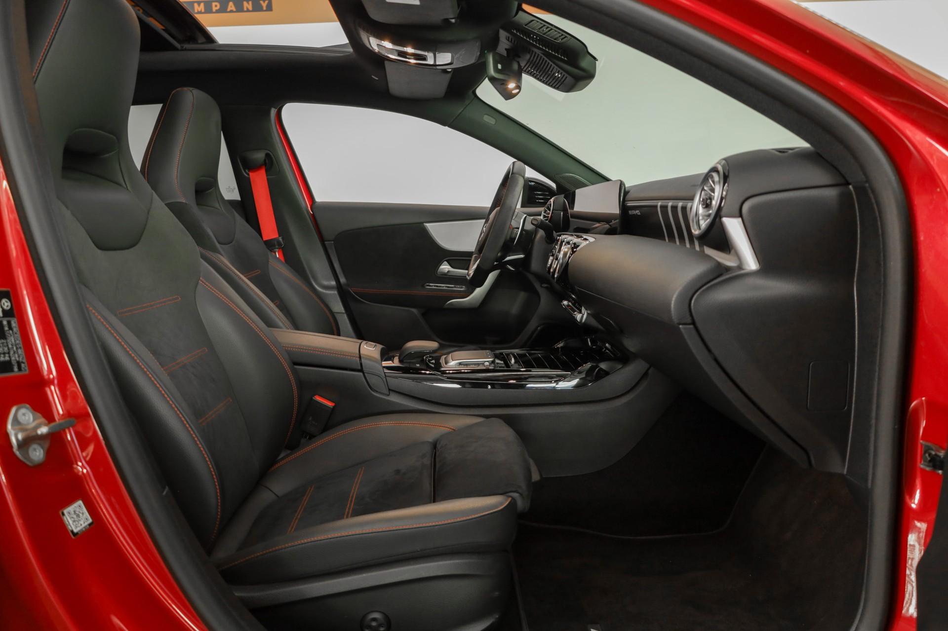 MERCEDES-BENZ A 45 S AMG 4Matic+ Speedshift-image-8