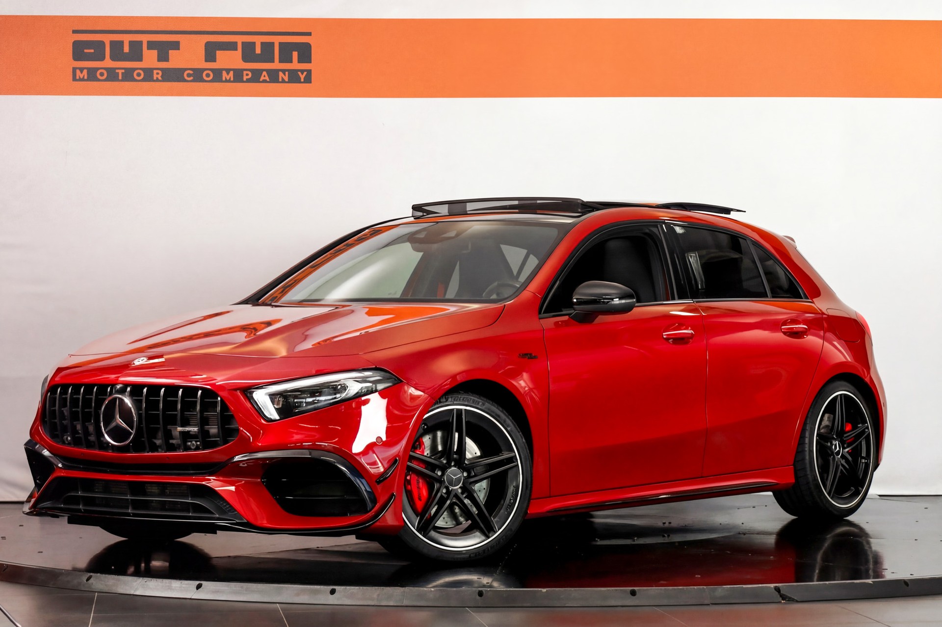 MERCEDES-BENZ A 45 S AMG 4Matic+ Speedshift-image-4