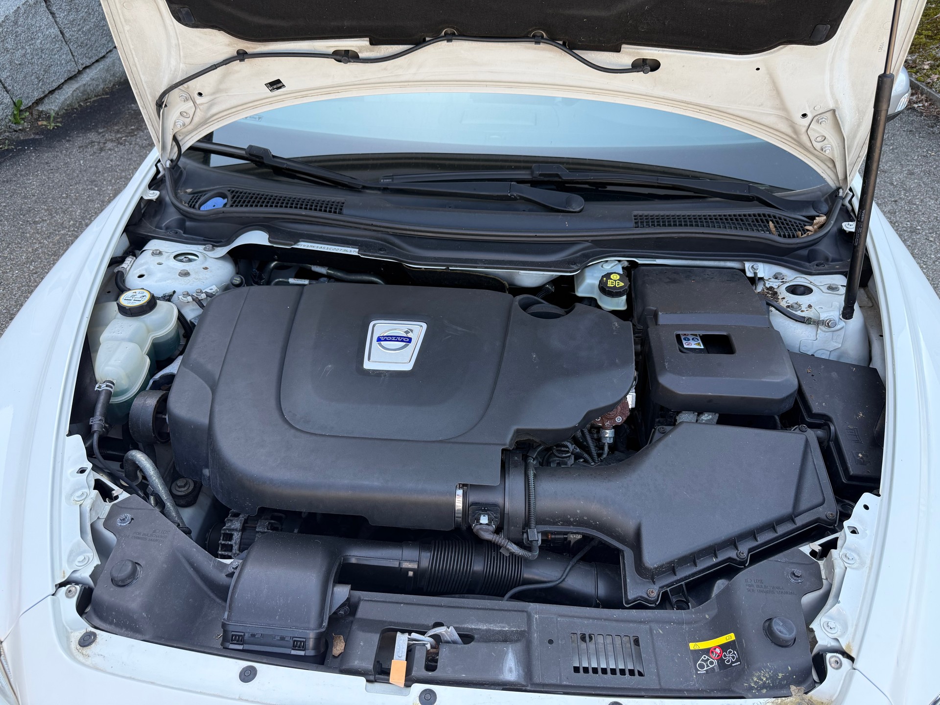 VOLVO C30 D3 R-Design Geartronic-image-12
