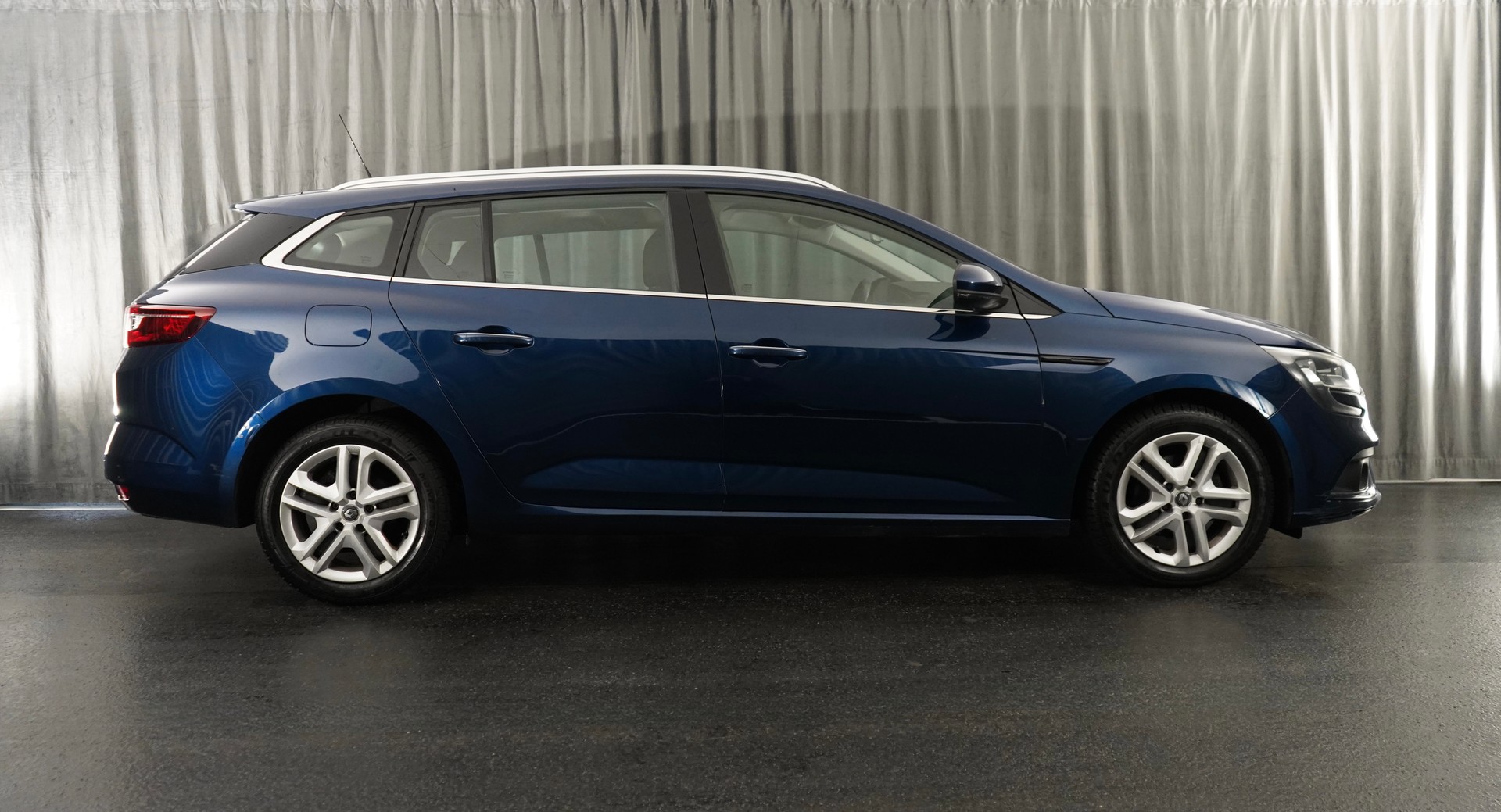 RENAULT Mégane Grandtour 1.2 16V Turbo Bose-image-4
