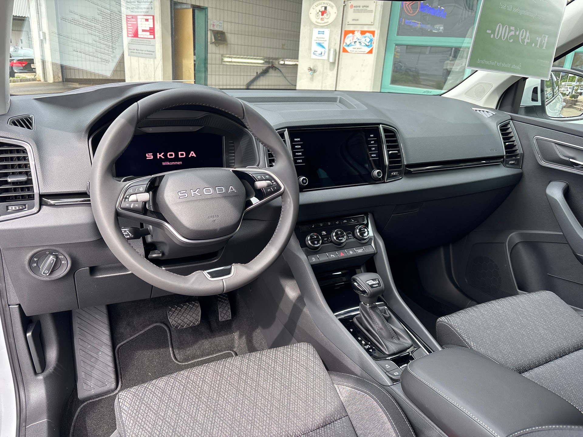 SKODA Karoq 2.0 TDI CR Selection 4x4 DSG-image-9