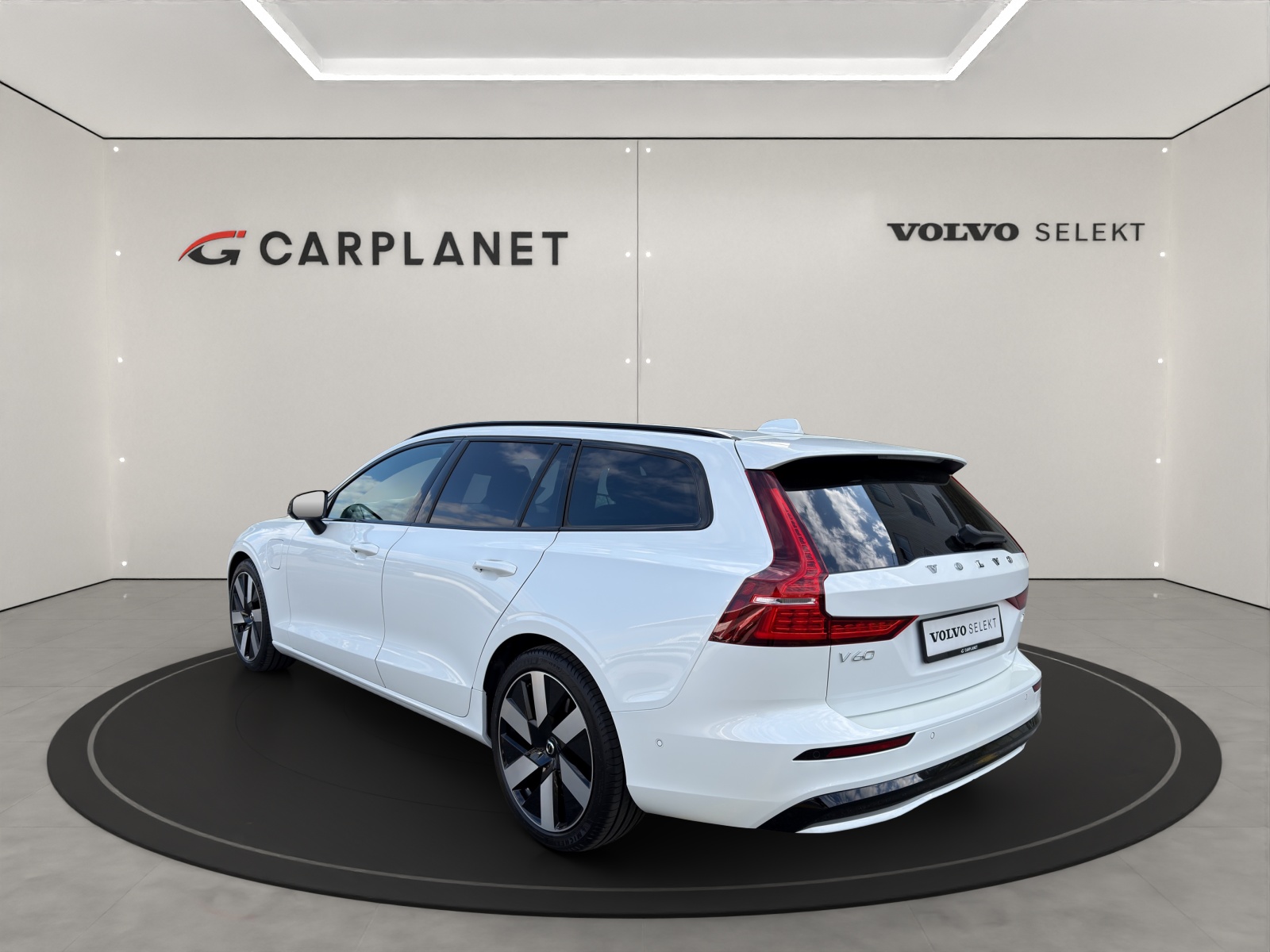 VOLVO V60 2.0 T8 TE Ultra Dark eAWD-showroom-element-1