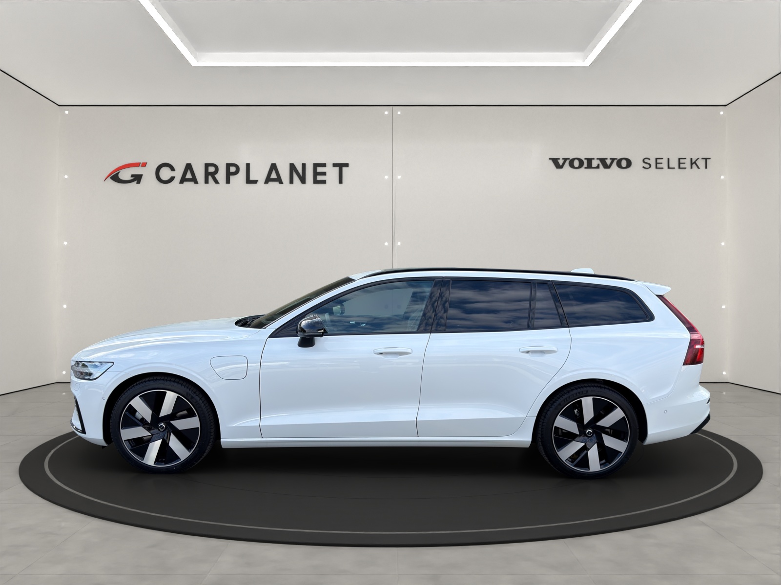 VOLVO V60 2.0 T8 TE Ultra Dark eAWD-showroom-element-2