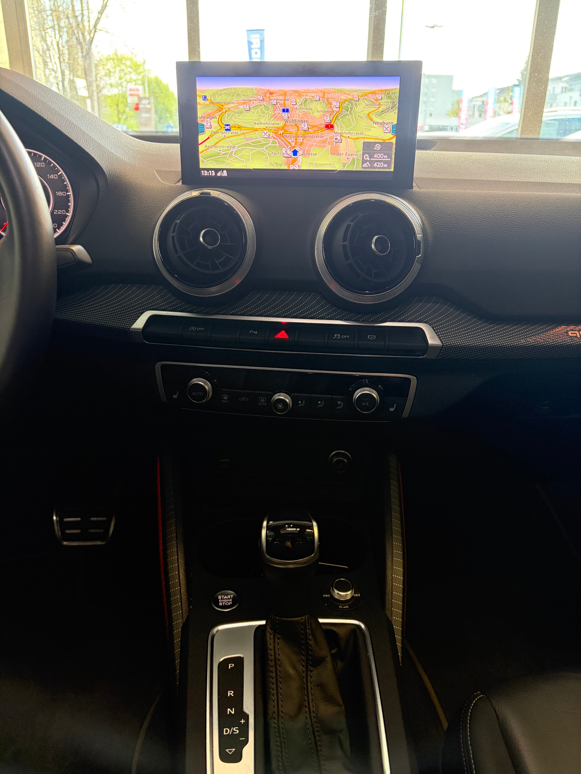 AUDI Q2 40 TFSI S line quattro "EDITION ONE" | CH | APPLE GREEN | Panorama | Assistenz |-image-14