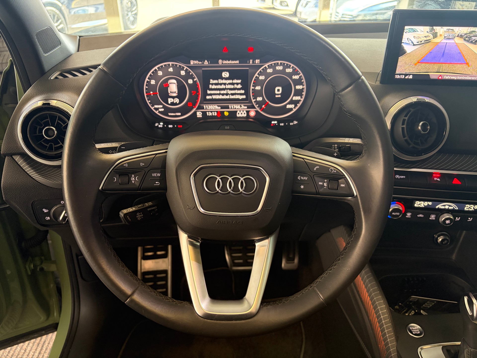AUDI Q2 40 TFSI S line quattro "EDITION ONE" | CH | APPLE GREEN | Panorama | Assistenz |-image-18