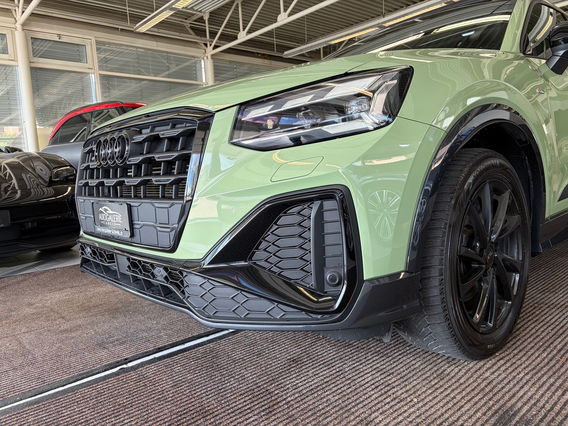 AUDI Q2 40 TFSI S line quattro "EDITION ONE" | CH | APPLE GREEN | Panorama | Assistenz |-image-32