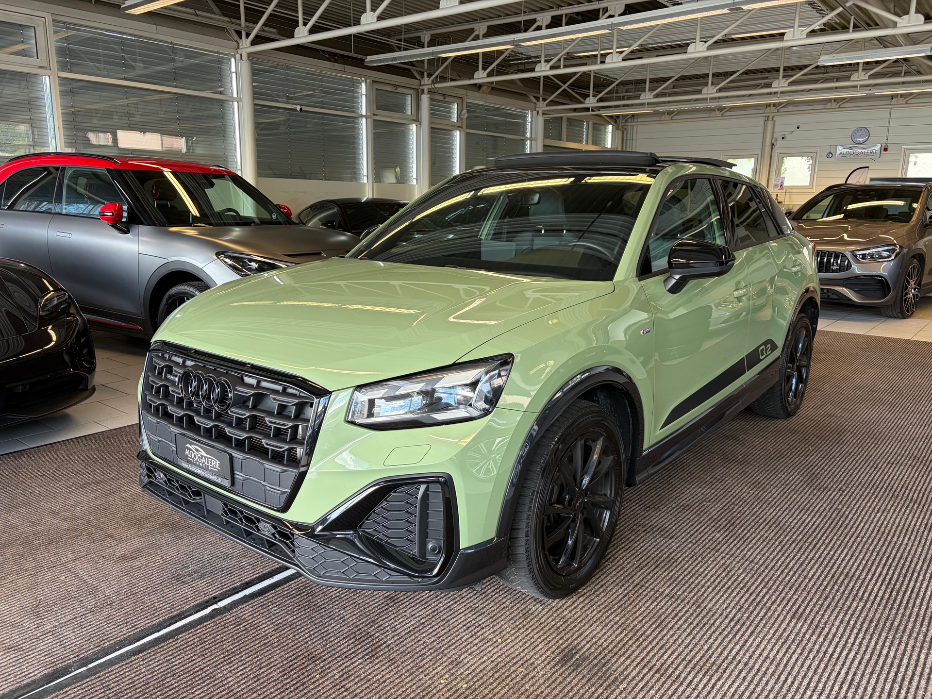 AUDI Q2 40 TFSI S line quattro "EDITION ONE" | CH | APPLE GREEN | Panorama | Assistenz |-image-8