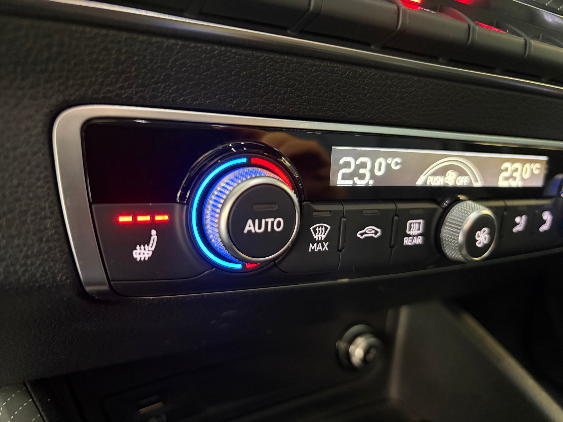 AUDI Q2 40 TFSI S line quattro "EDITION ONE" | CH | APPLE GREEN | Panorama | Assistenz |-image-17