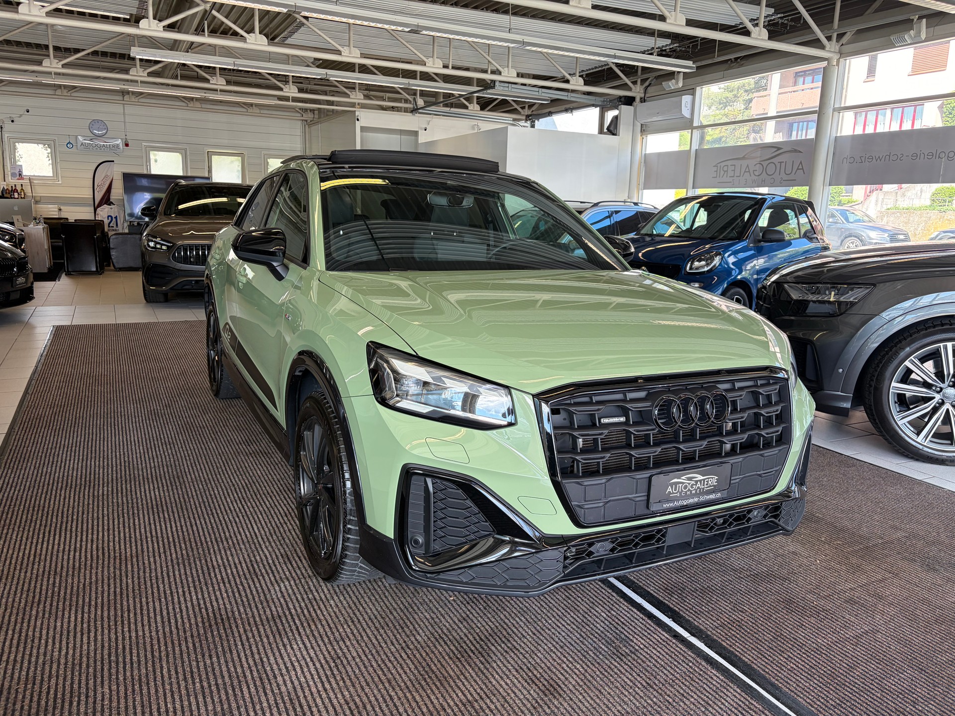 AUDI Q2 40 TFSI S line quattro "EDITION ONE" | CH | APPLE GREEN | Panorama | Assistenz |-image-30