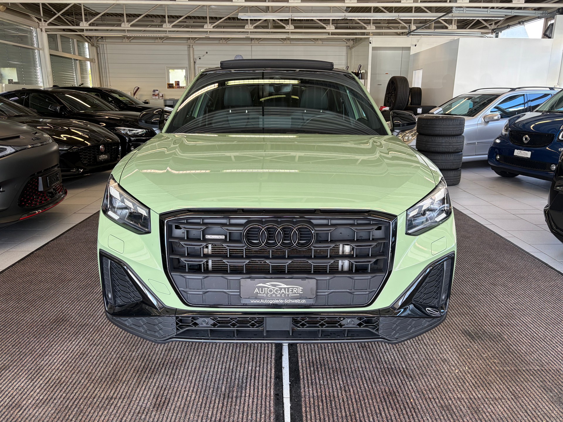 AUDI Q2 40 TFSI S line quattro "EDITION ONE" | CH | APPLE GREEN | Panorama | Assistenz |-image-31