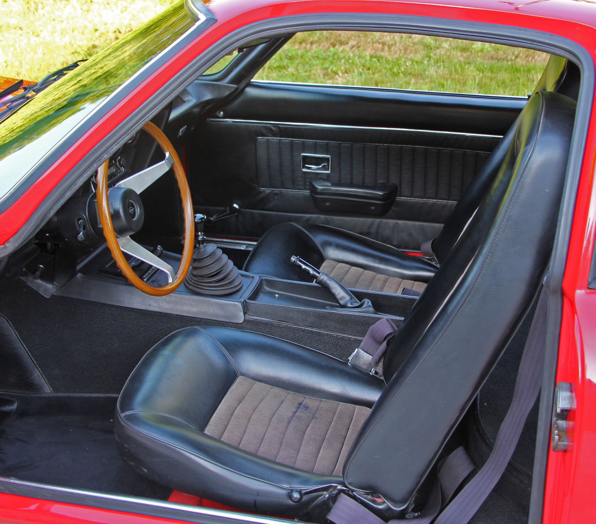 OPEL GT 1900-image-7