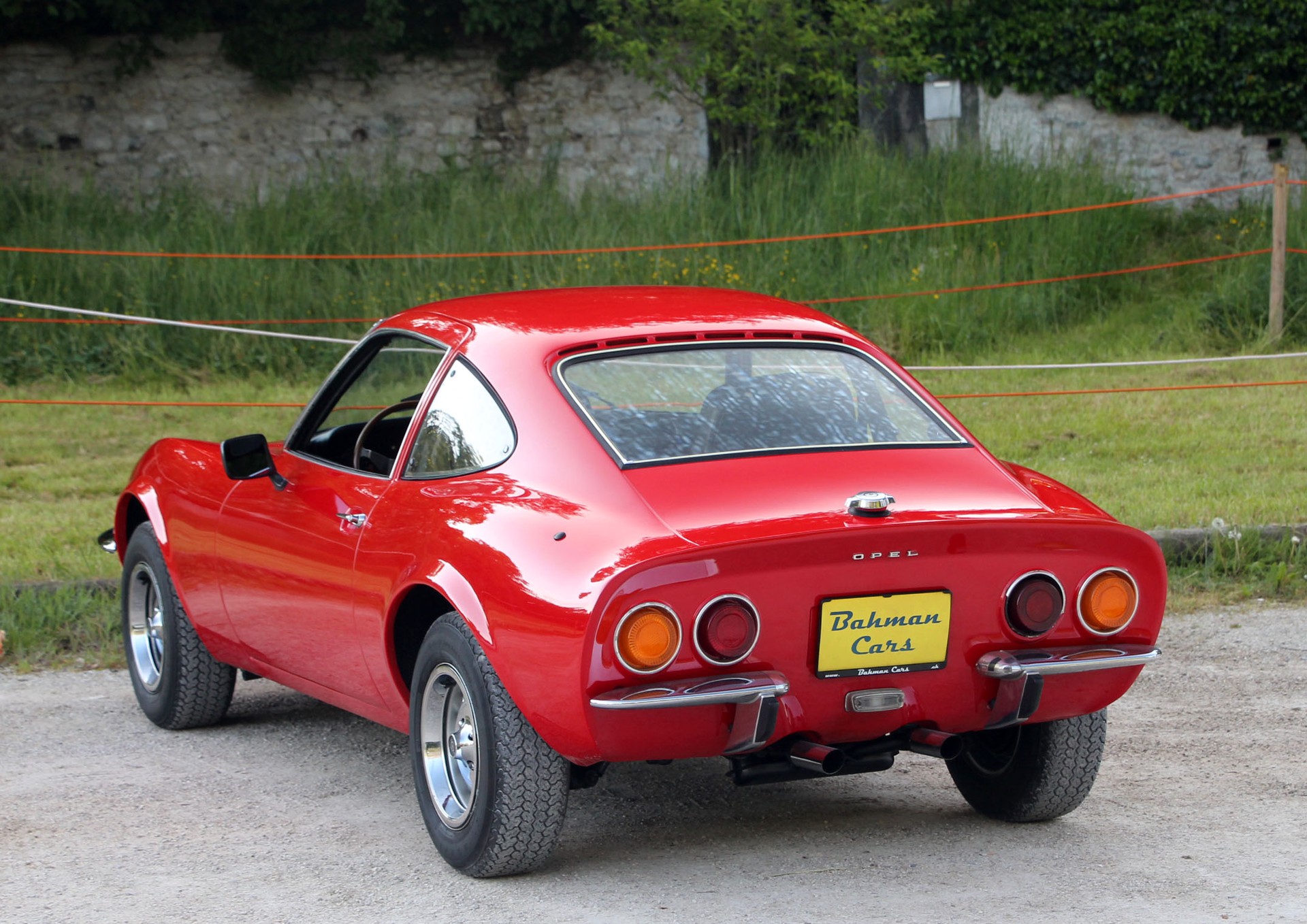 OPEL GT 1900-showroom-element-1