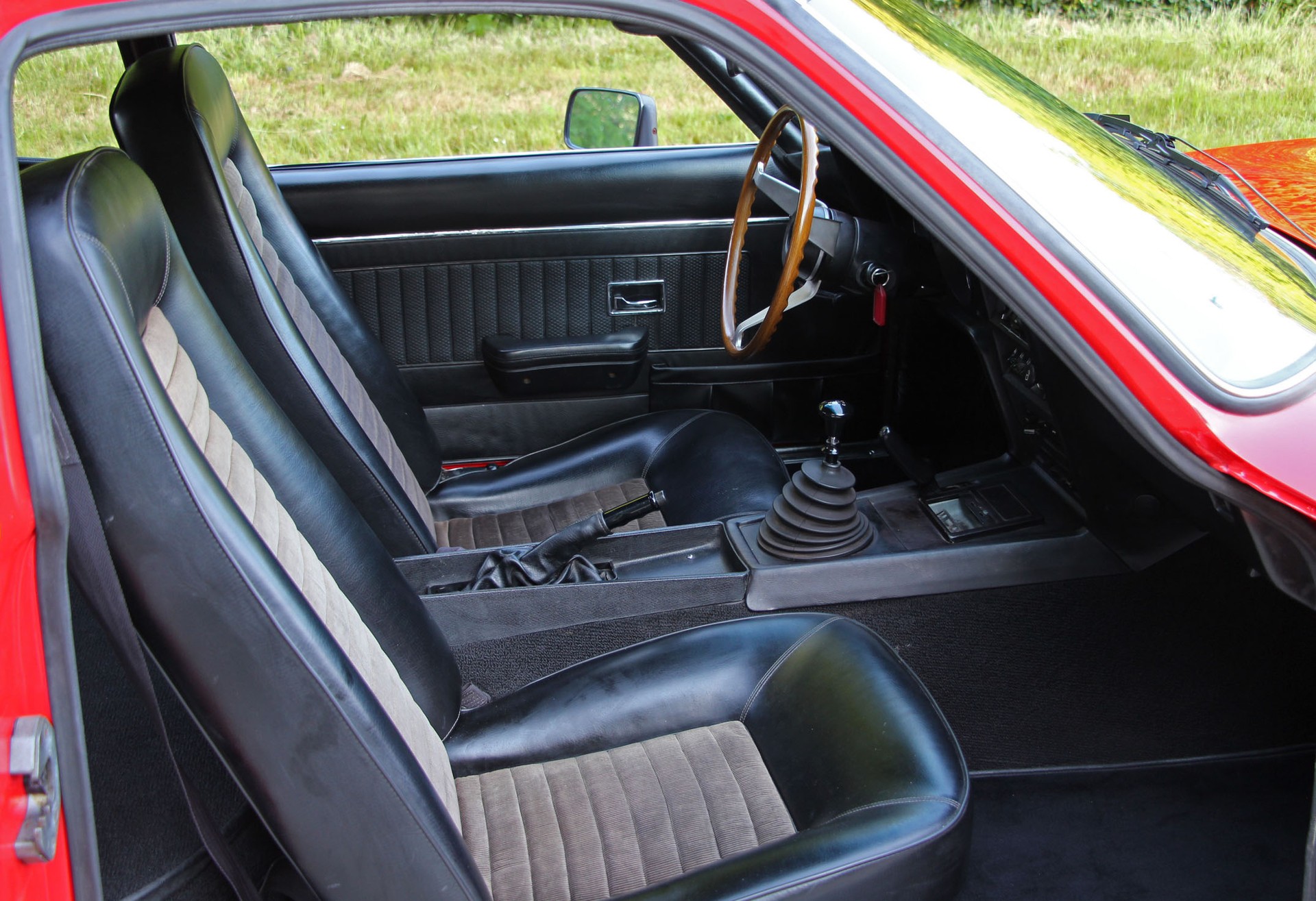 OPEL GT 1900-image-9