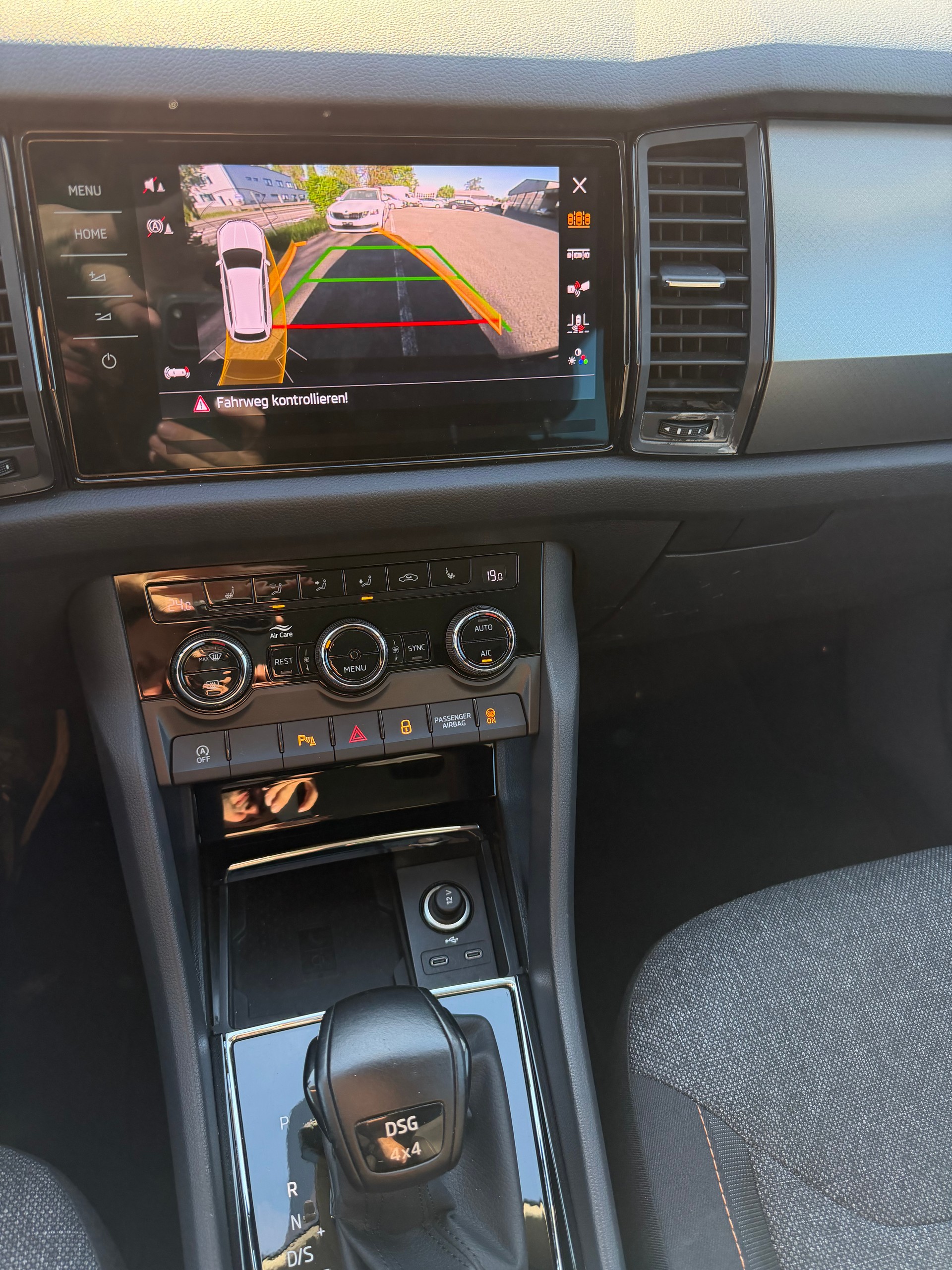 SKODA Kodiaq 2.0 TDI Clever DSG 4x4-image-6
