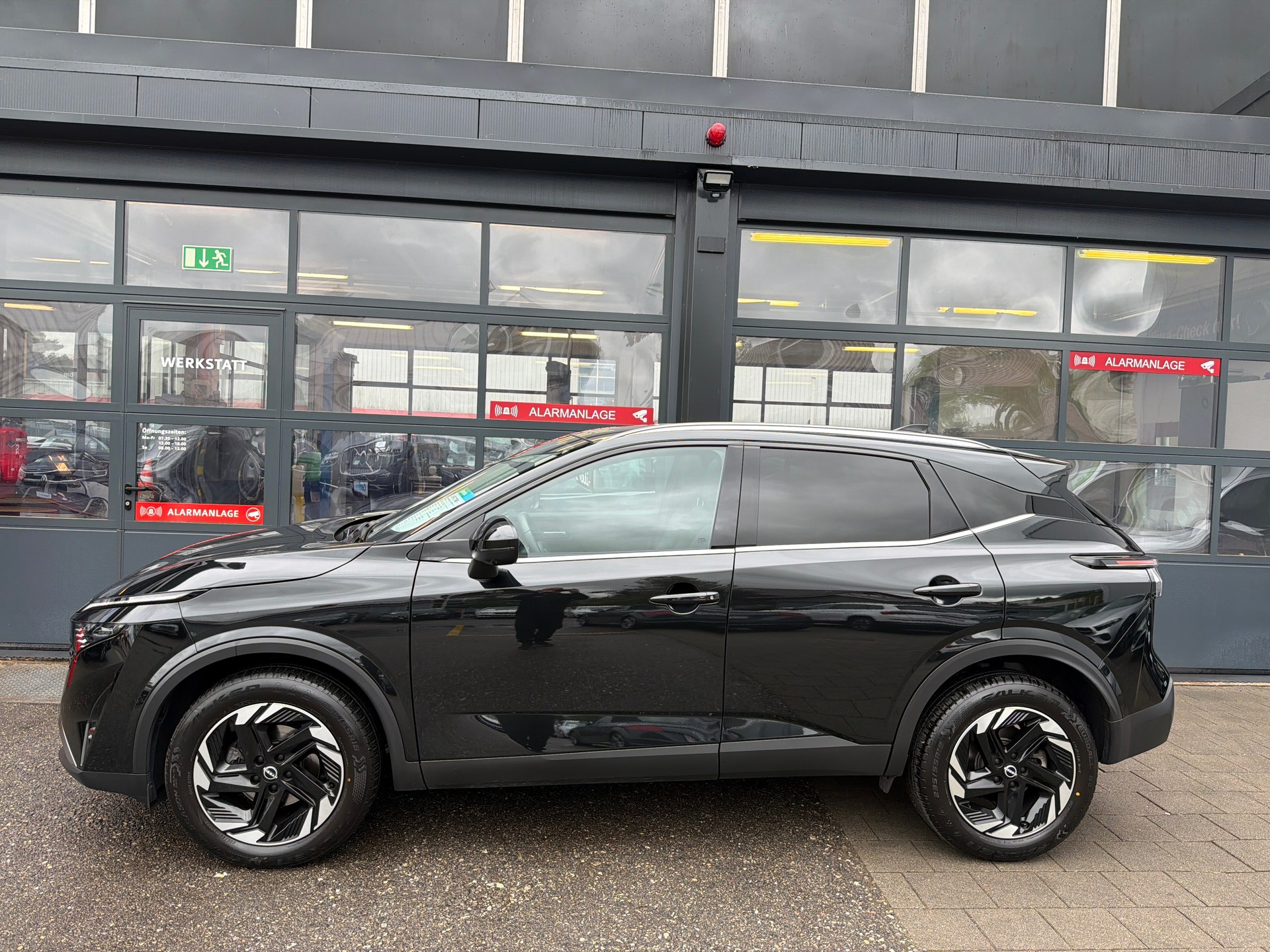 NISSAN Qashqai 1.3 DIG-T MHEV Acenta Xtronic-showroom-element-2