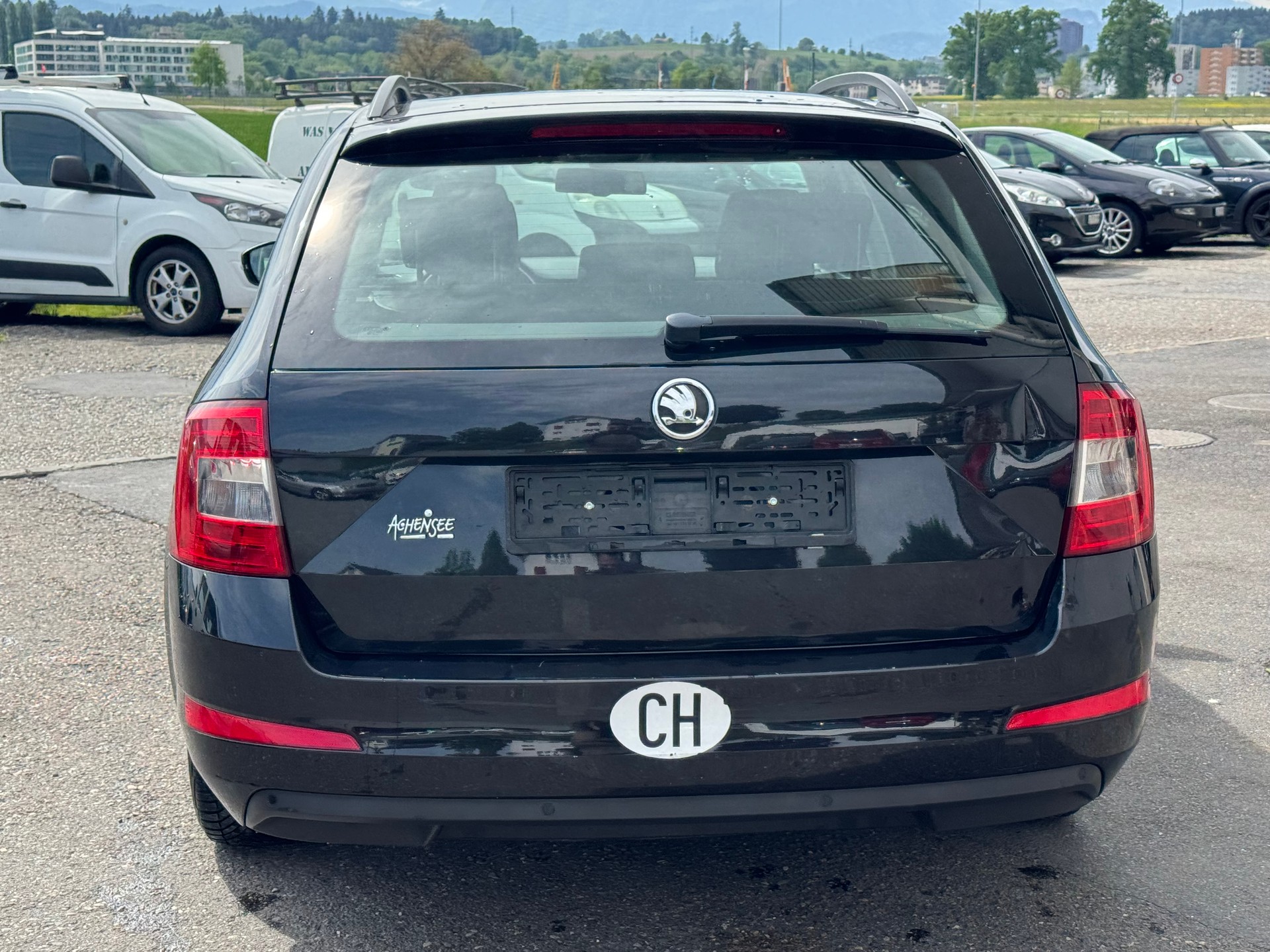 SKODA Octavia Combi 1.6 TDI Elegance 4x4-image-14