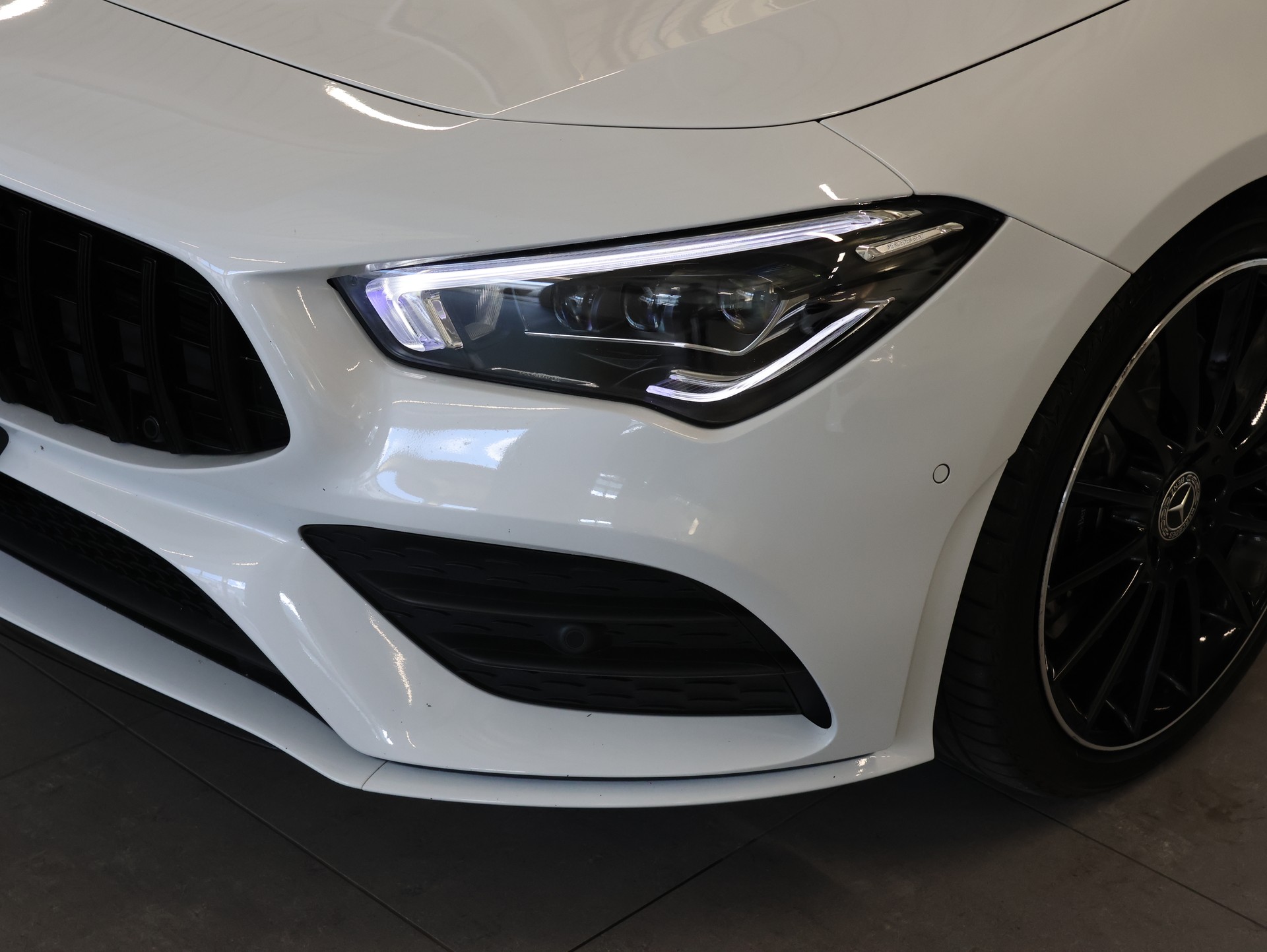 MERCEDES-BENZ CLA 250 4Matic AMG Line 7G-DCT *Panorama* *Burmester* *360 Kamera*-image-9