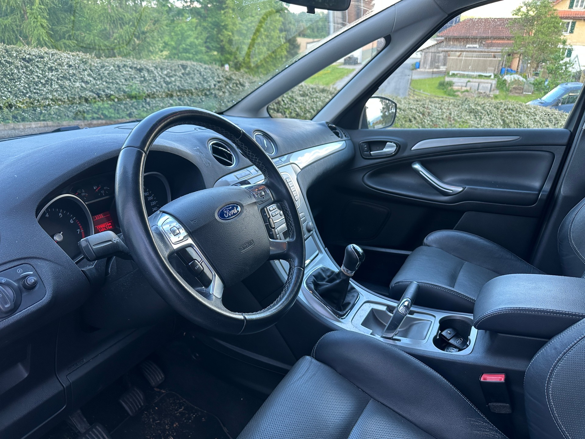 FORD S-Max 2.0i Titanium-image-4