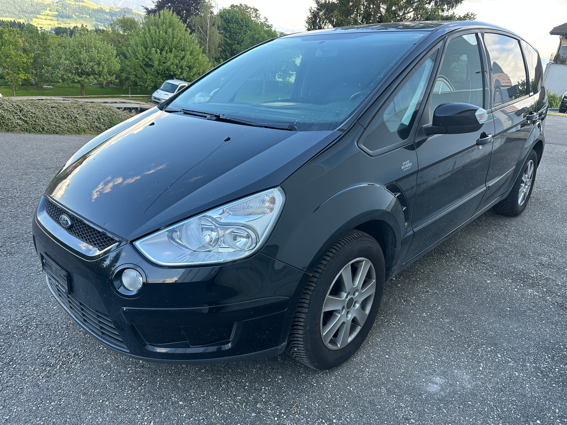 FORD S-Max 2.0i Titanium