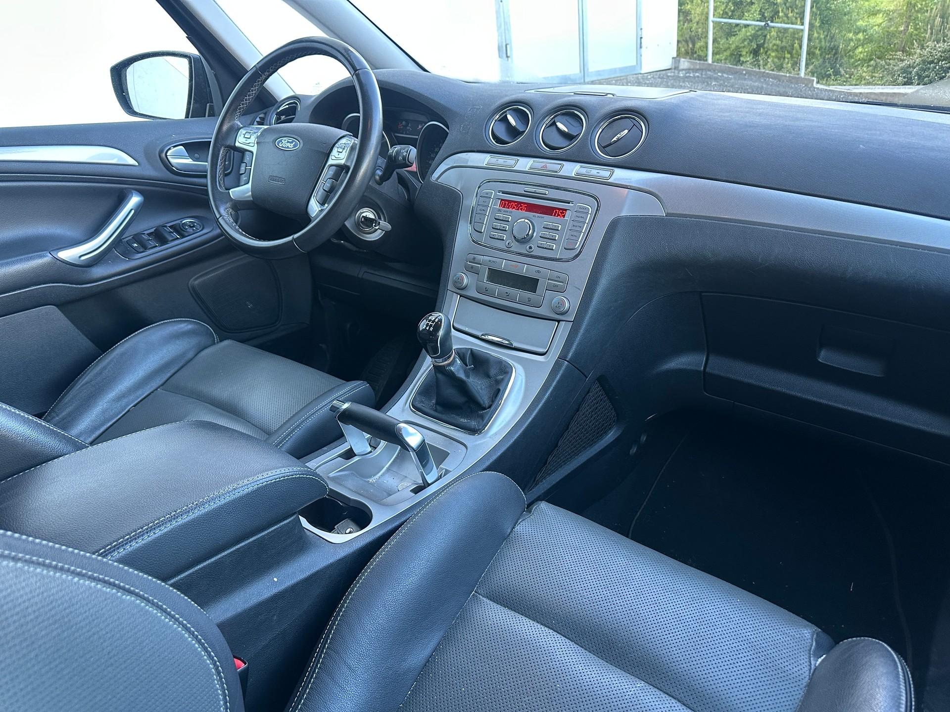 FORD S-Max 2.0i Titanium-image-6