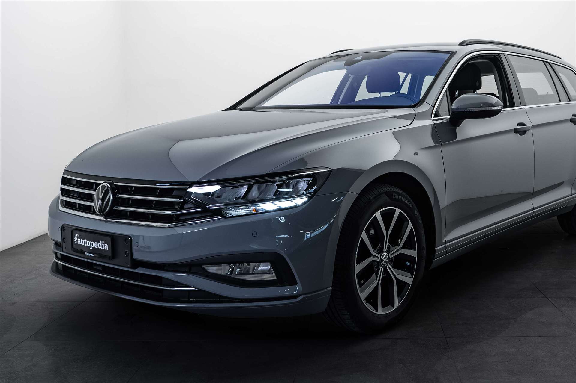 VW Passat 2.0 TDI BMT Business 4Motion DSG-showroom-element-1