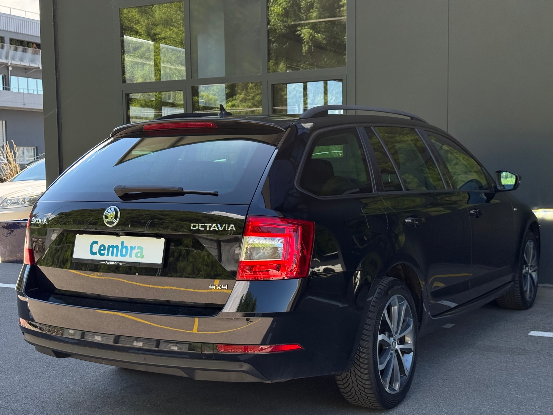 SKODA Octavia Combi 2.0 TDI Soleil 4x4 DSG-image-4