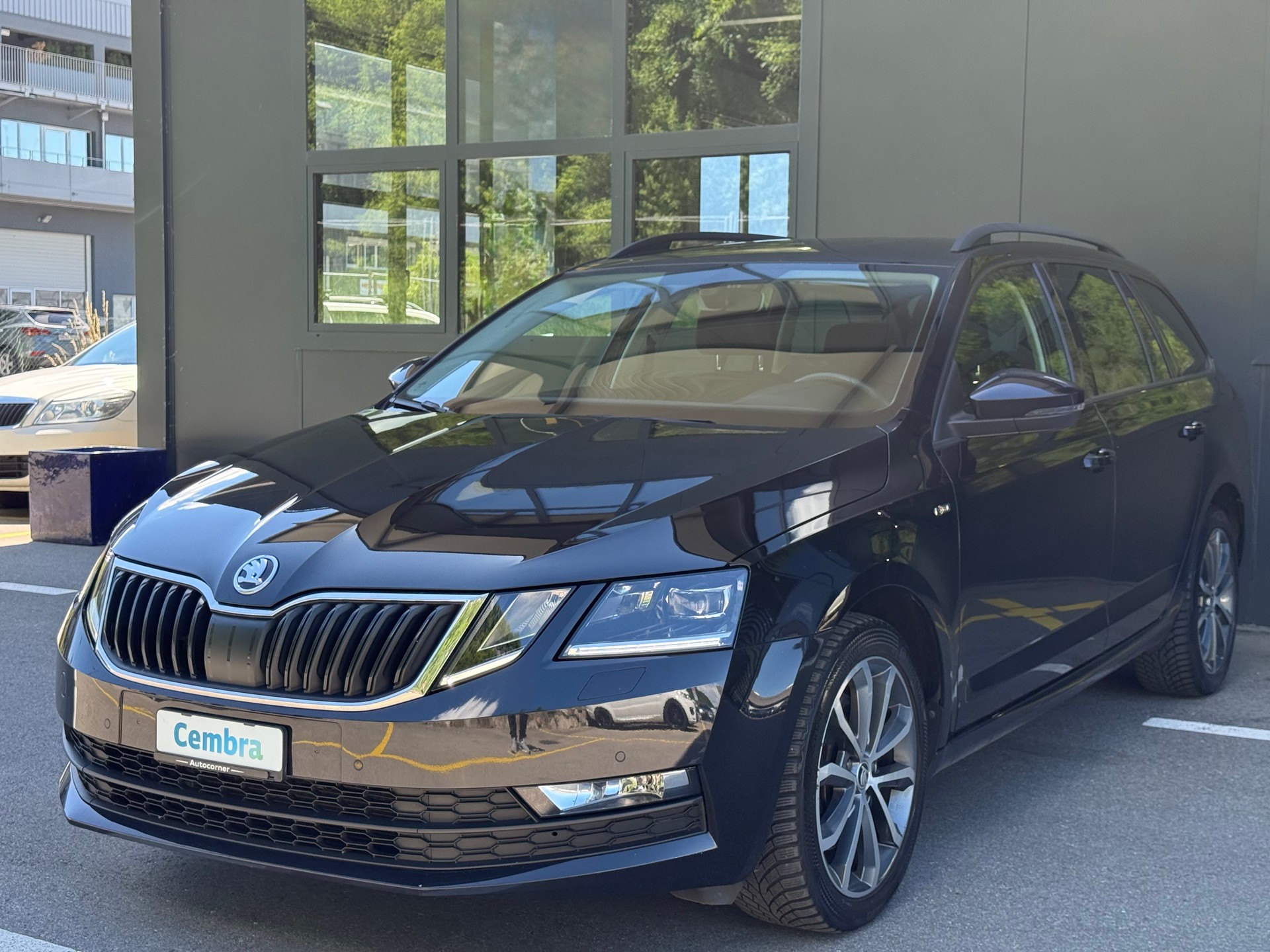 SKODA Octavia Combi 2.0 TDI Soleil 4x4 DSG-showroom-element-2