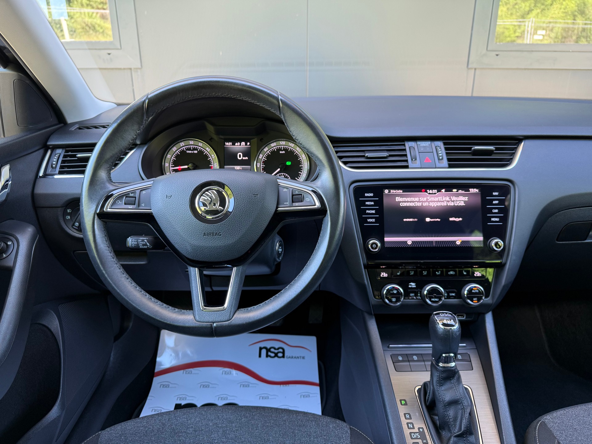 SKODA Octavia Combi 2.0 TDI Soleil 4x4 DSG-image-15